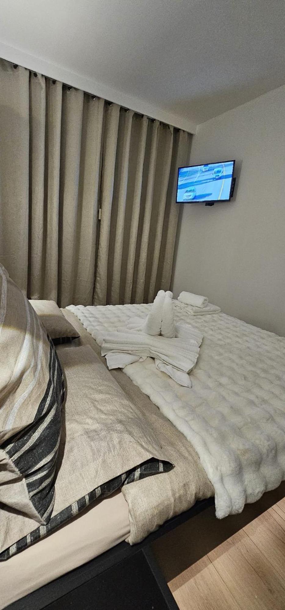Luxury Skyview Suite