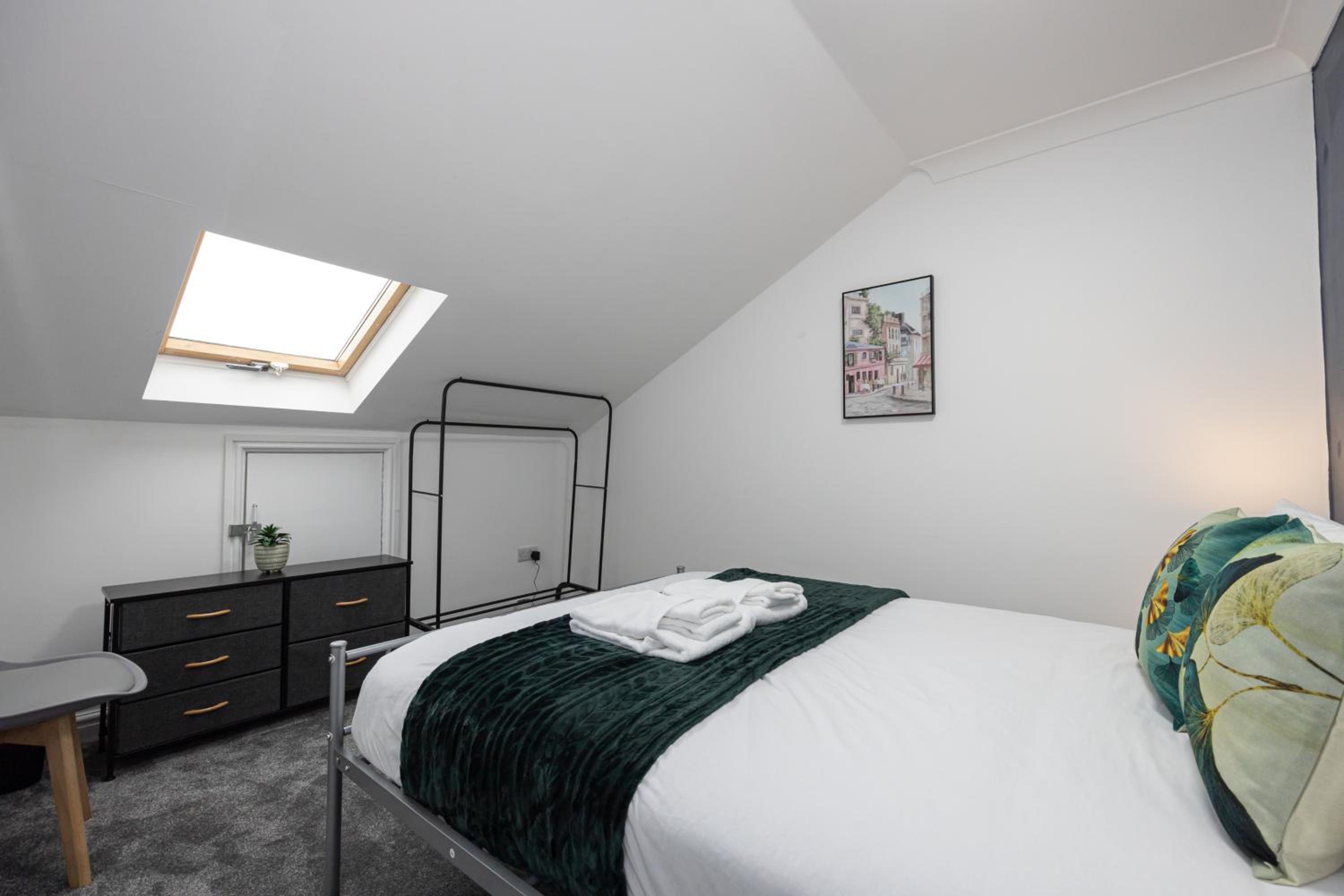 Huge 6BR Manchester Home Sleeps 12 Near City!