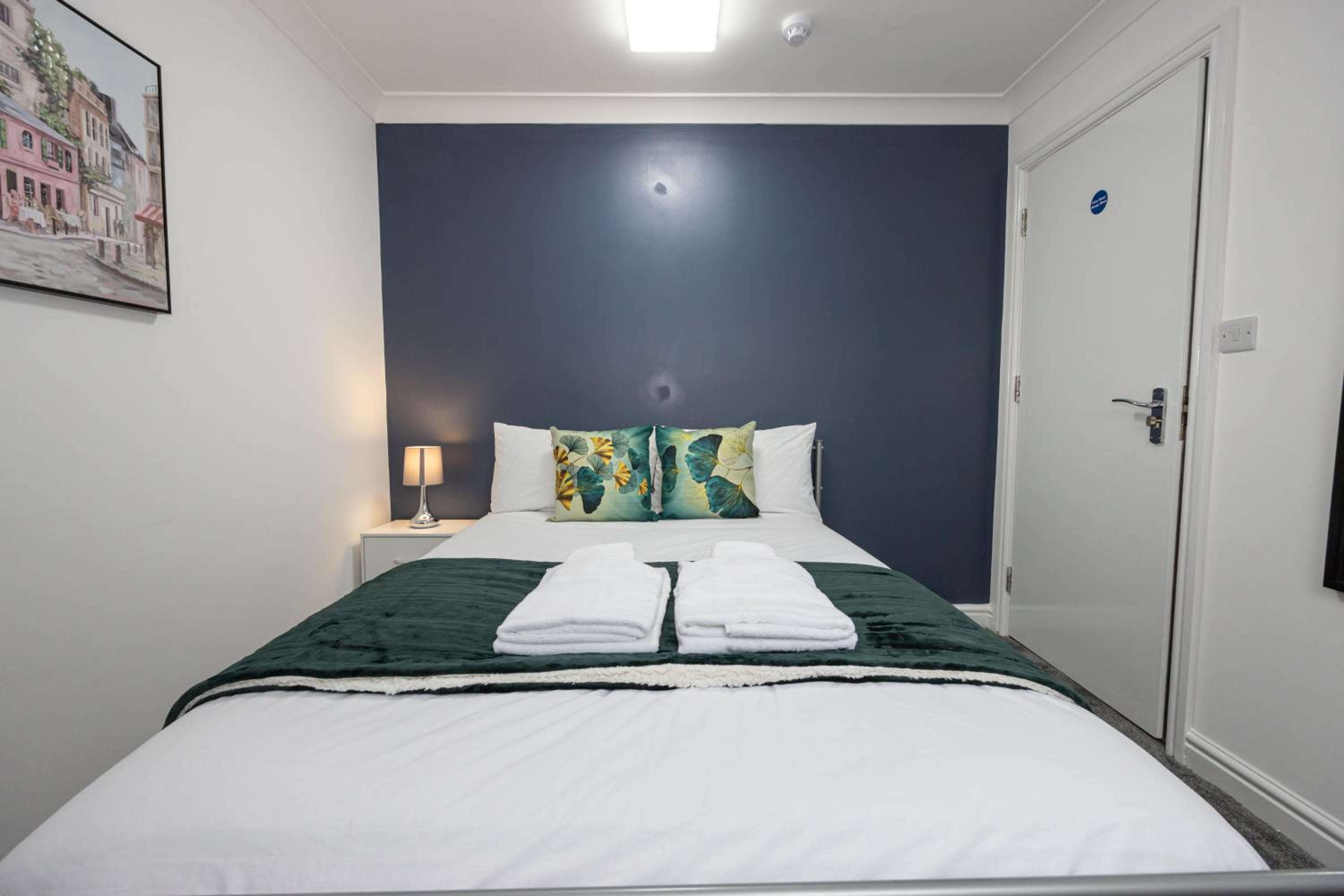 Huge 6BR Manchester Home Sleeps 12 Near City!