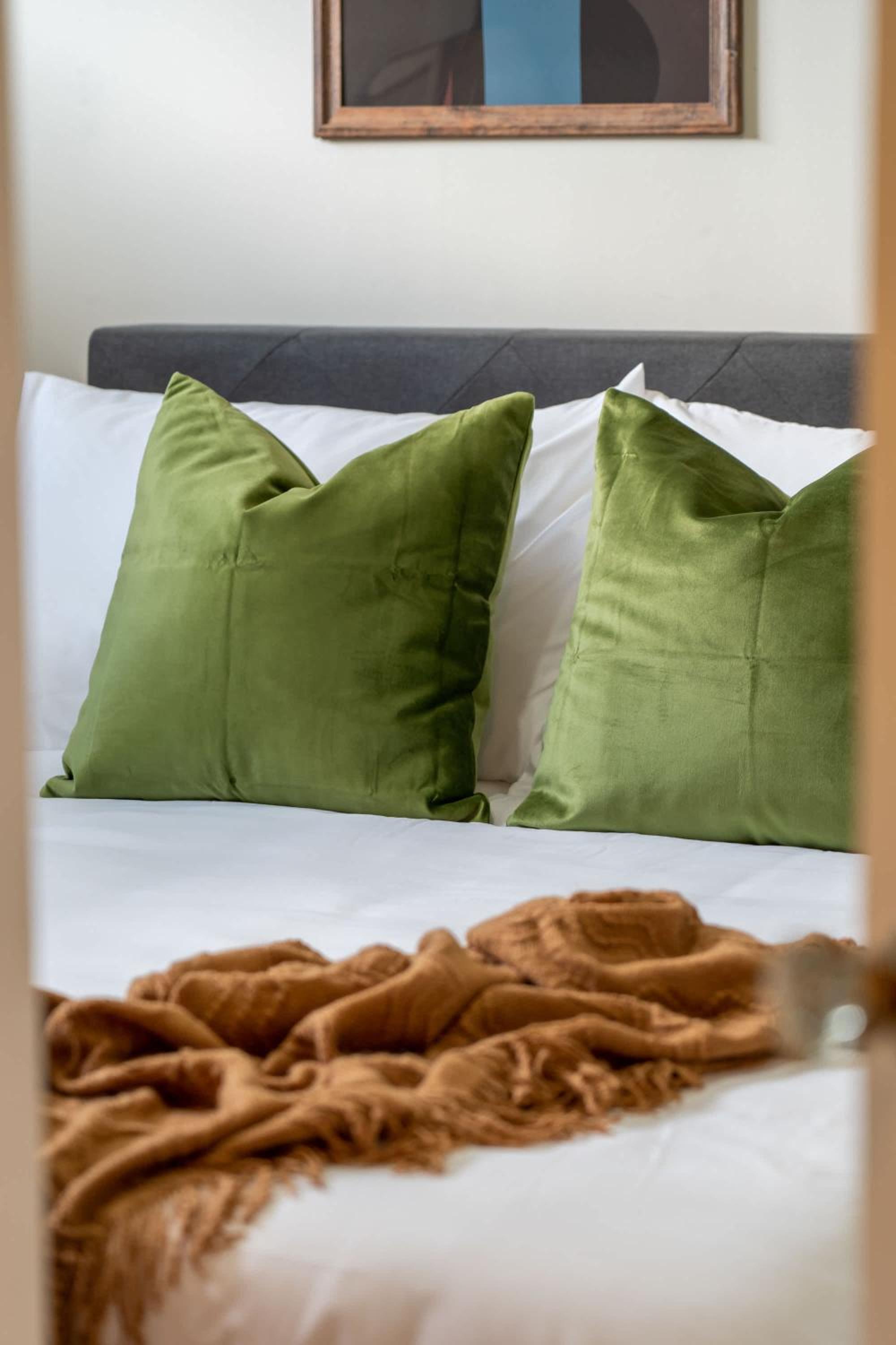 The Colour I 10 Minute To Royal Tyrrell I Sleeps 7