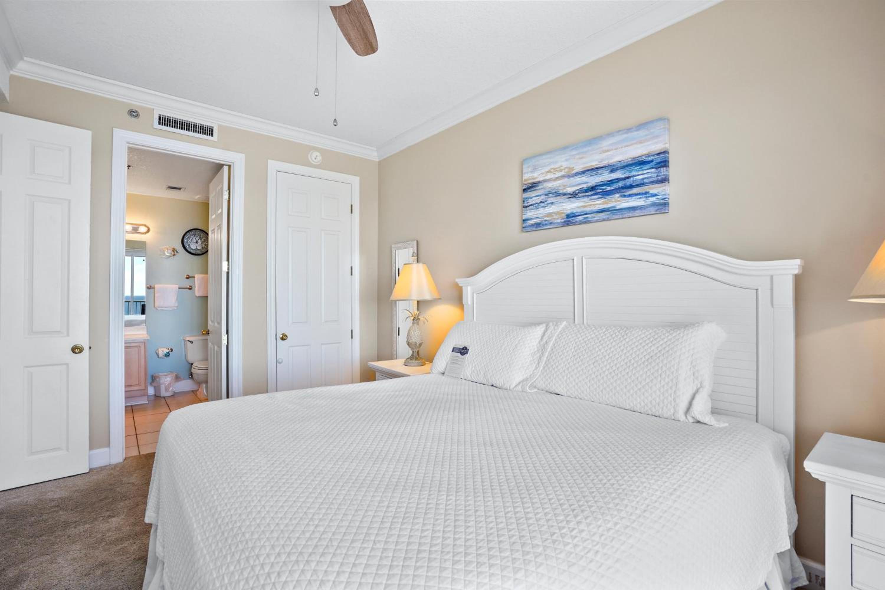 Island Royale 105 Penthouse by Liquid Life view 4