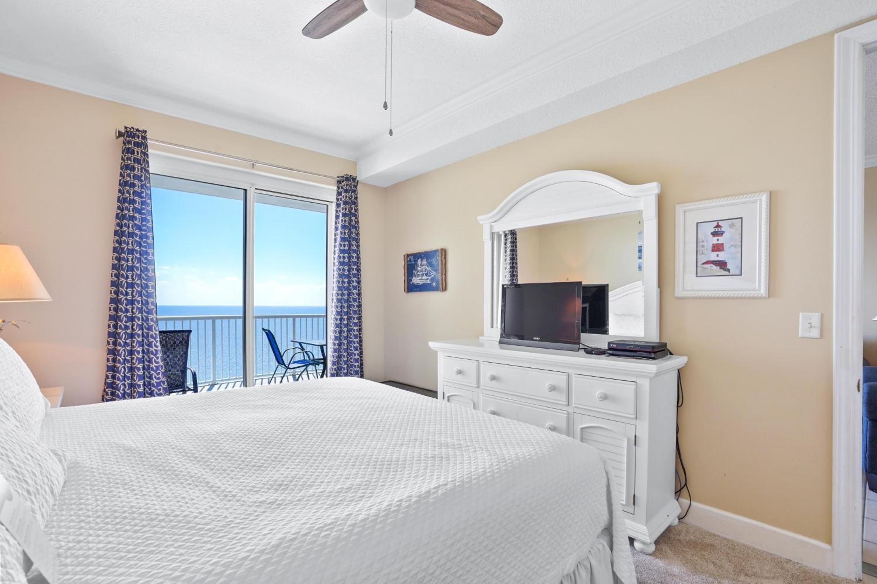 Island Royale 105 Penthouse by Liquid Life view 5