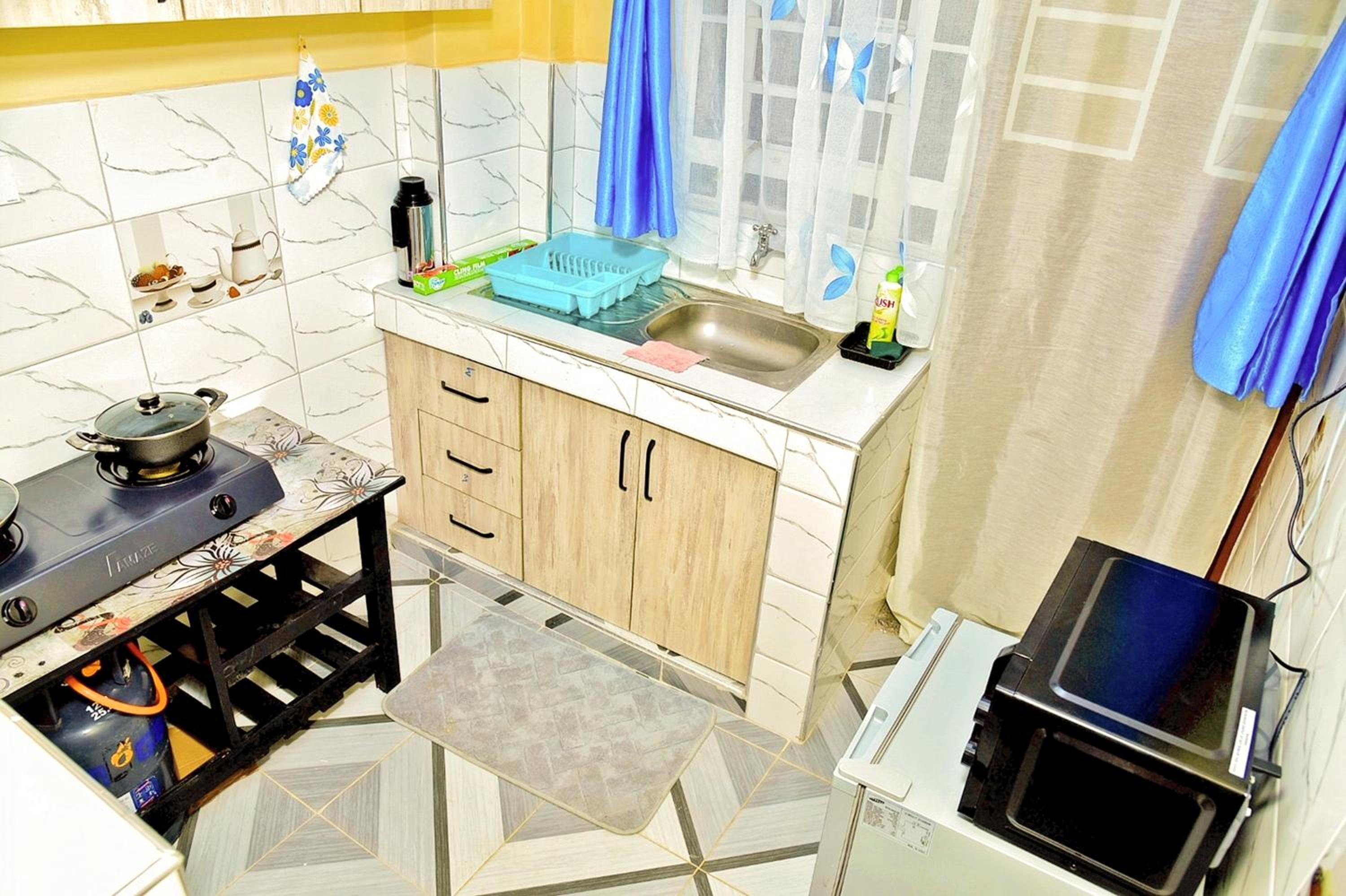Posh Nest 1 Bd Suite view 4