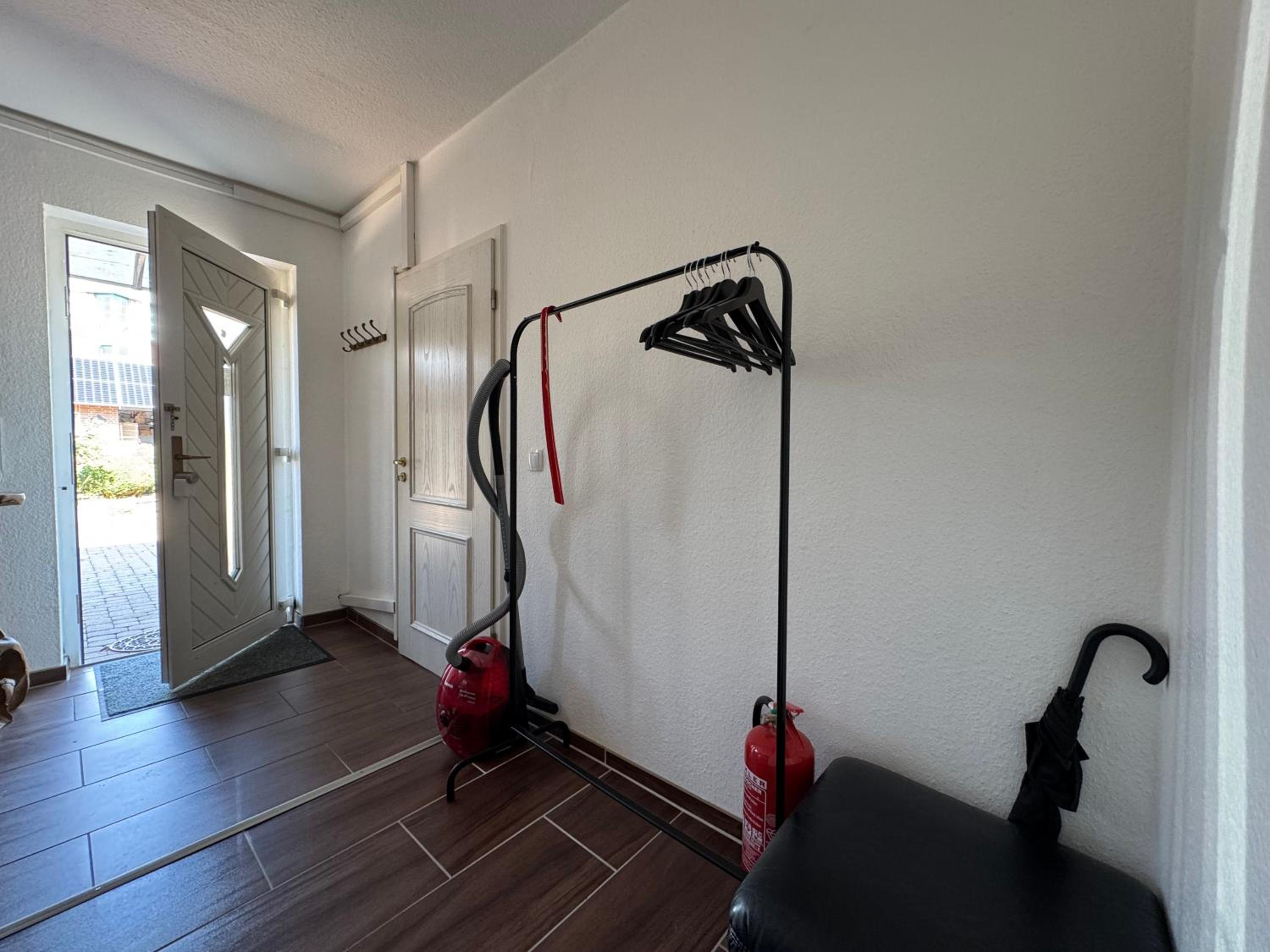 Modern House Gehrden 2, bis 4 Person, Contactless Check-in, free parking, Vollsaniert und Renoviert Dezember 2024