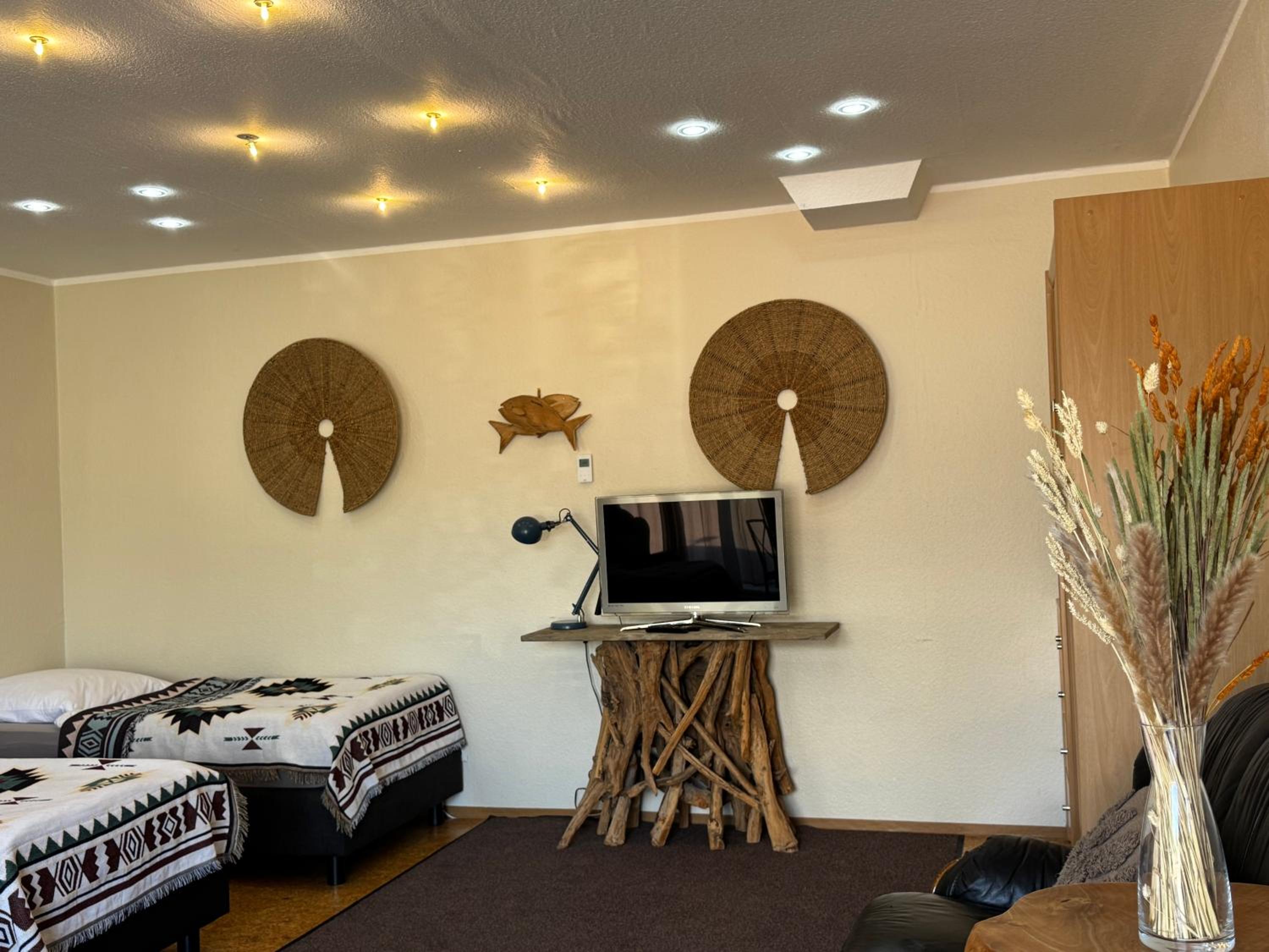 Modern House Gehrden 2, bis 4 Person, Contactless Check-in, free parking, Vollsaniert und Renoviert Dezember 2024