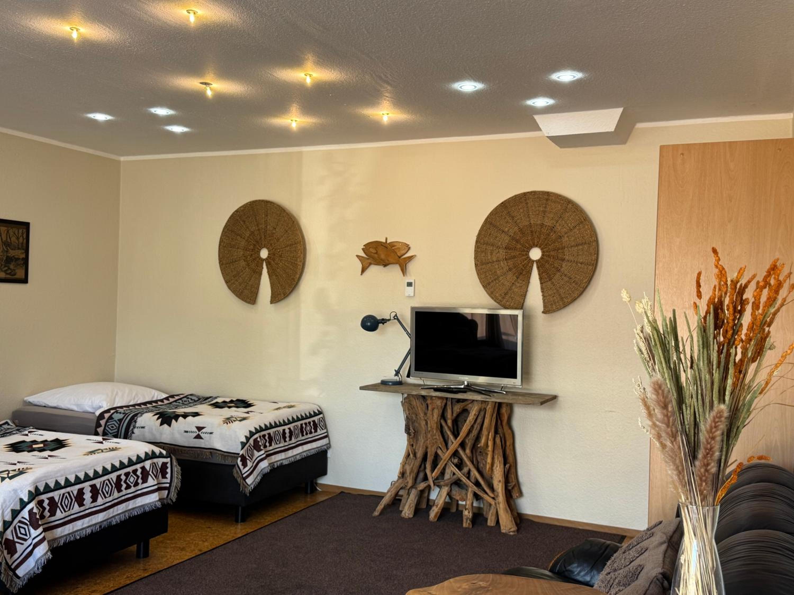 Modern House Gehrden 2, bis 4 Person, Contactless Check-in, free parking, Vollsaniert und Renoviert Dezember 2024