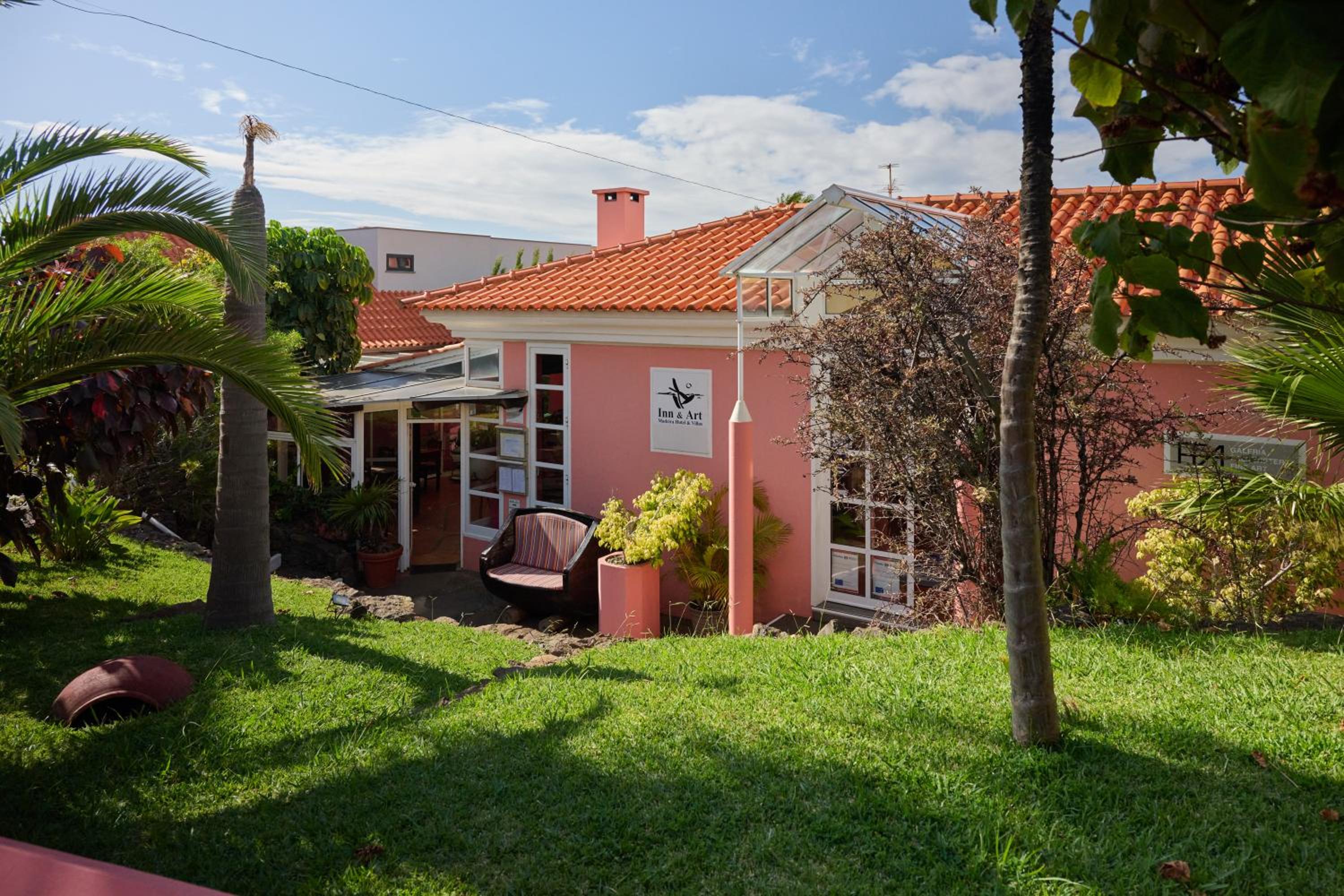 Hotel Inn & Art Madeira - Image 1