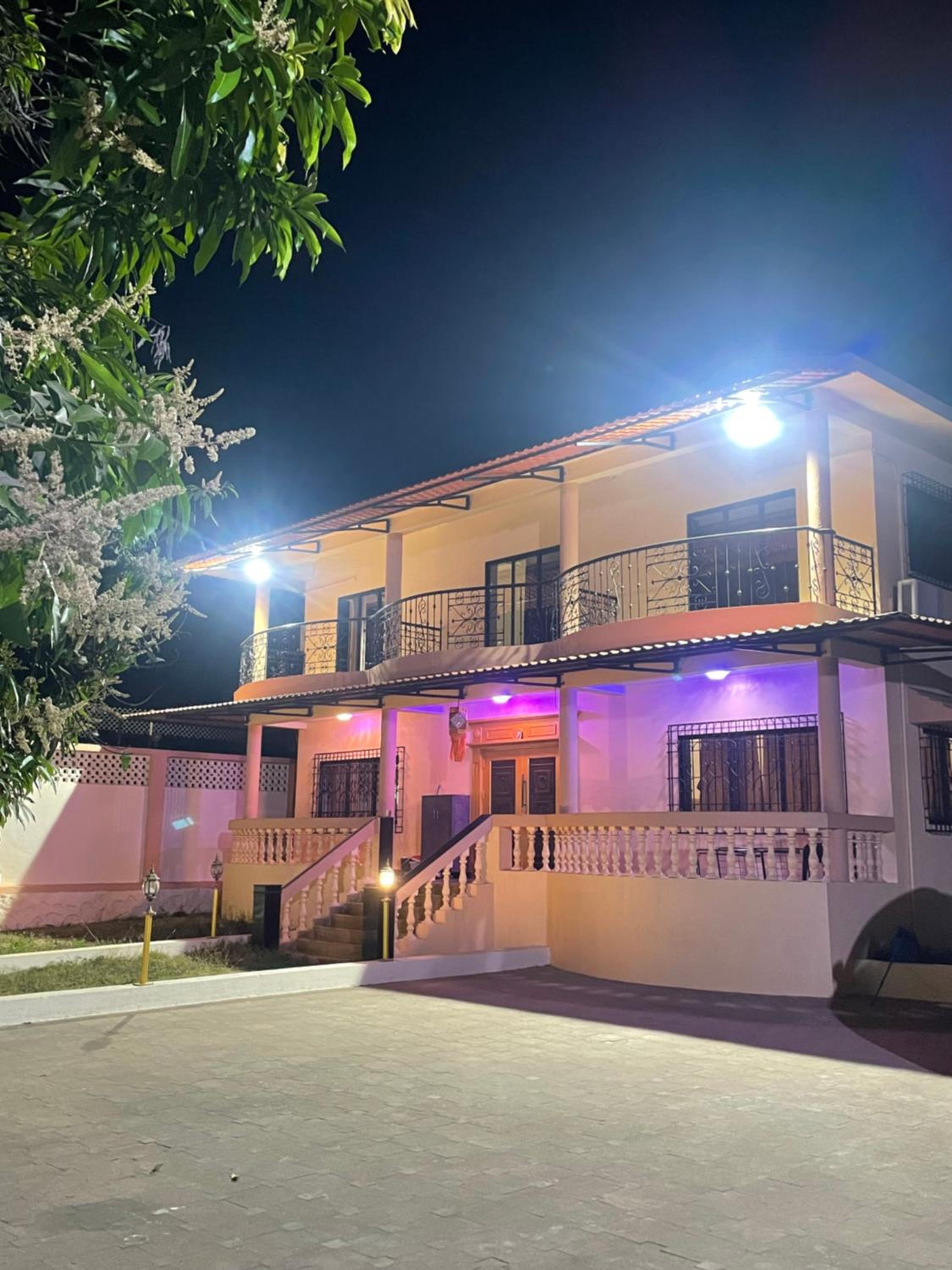 Shanti Niwas 4BHK Villa PrivatePool MountainView