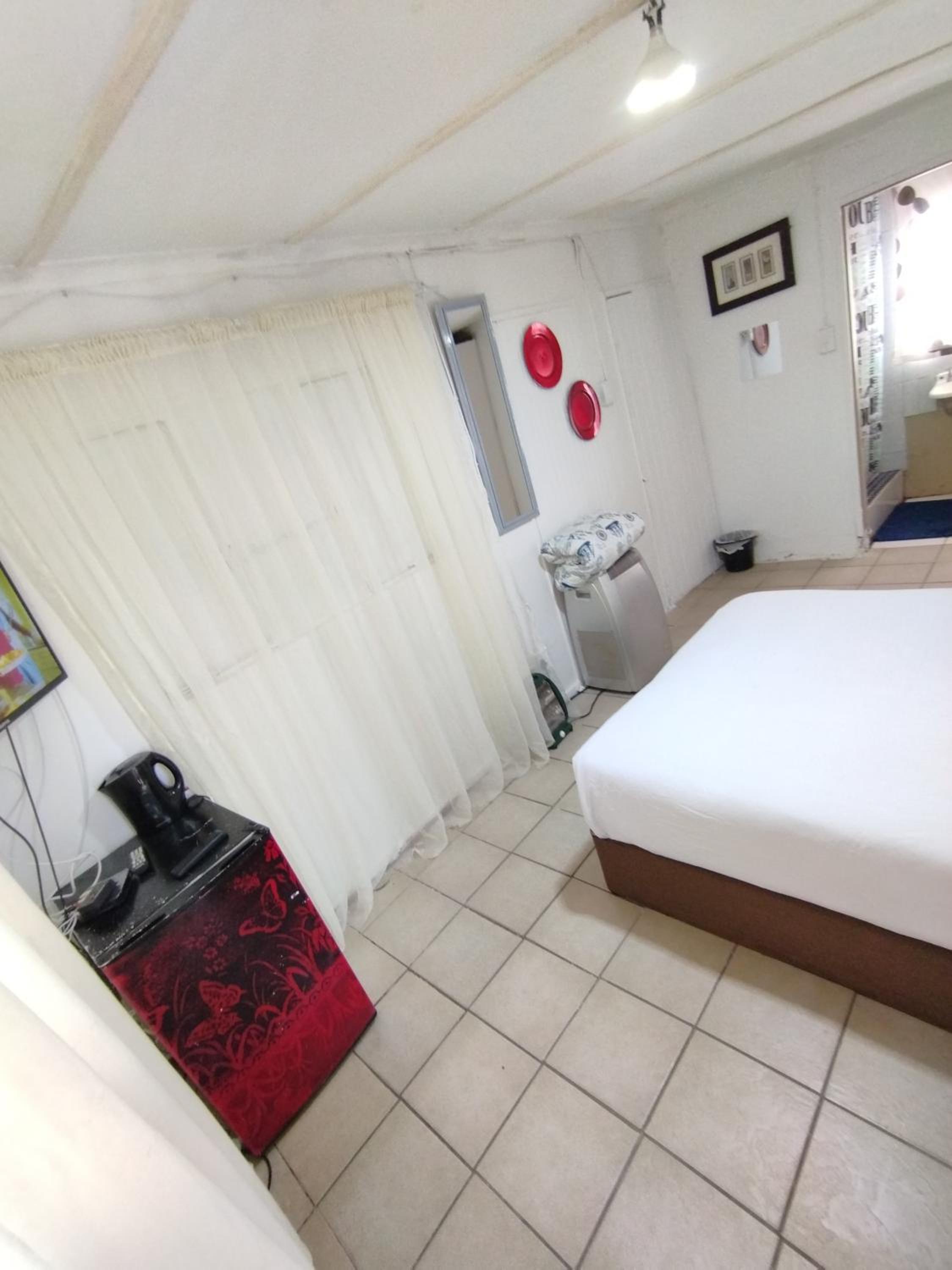 Chikos guest house