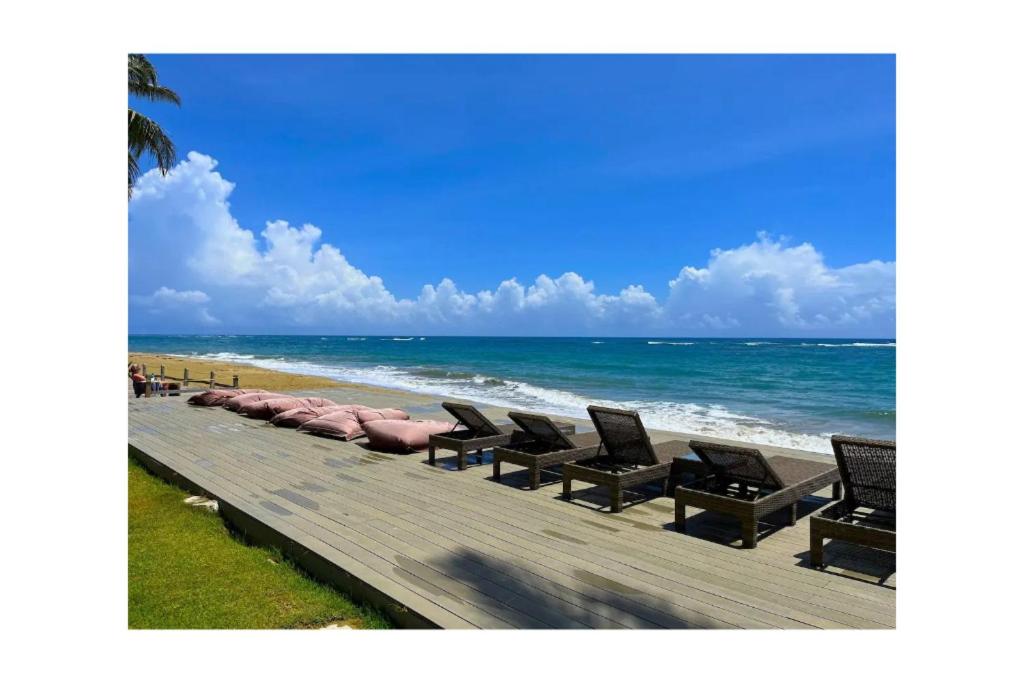 Luxurious Beachfront Condo 2BR at Kite Beach view 3
