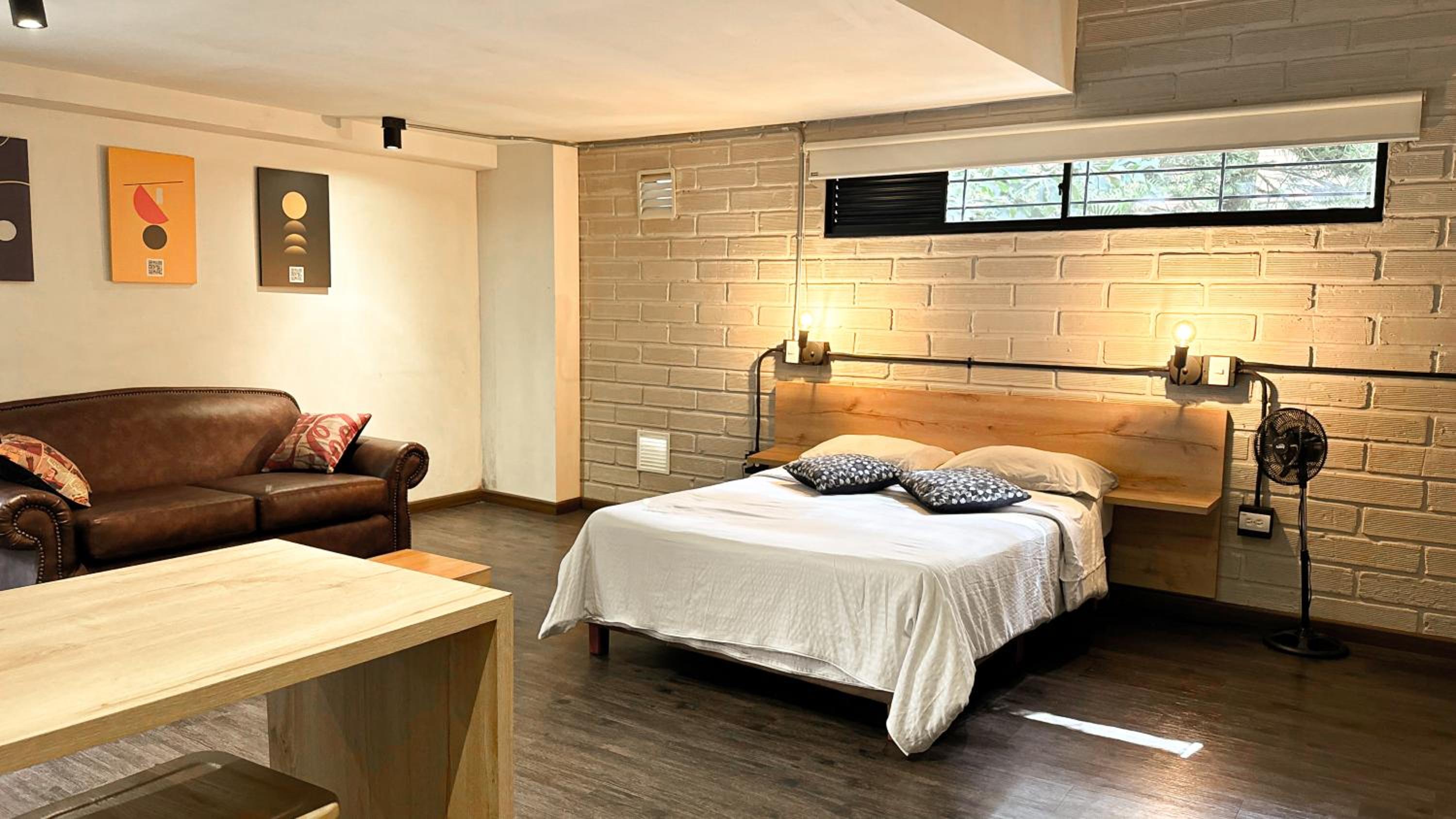 FRN101 Cozy loft located in a popular in Poblado By Roots Rentals