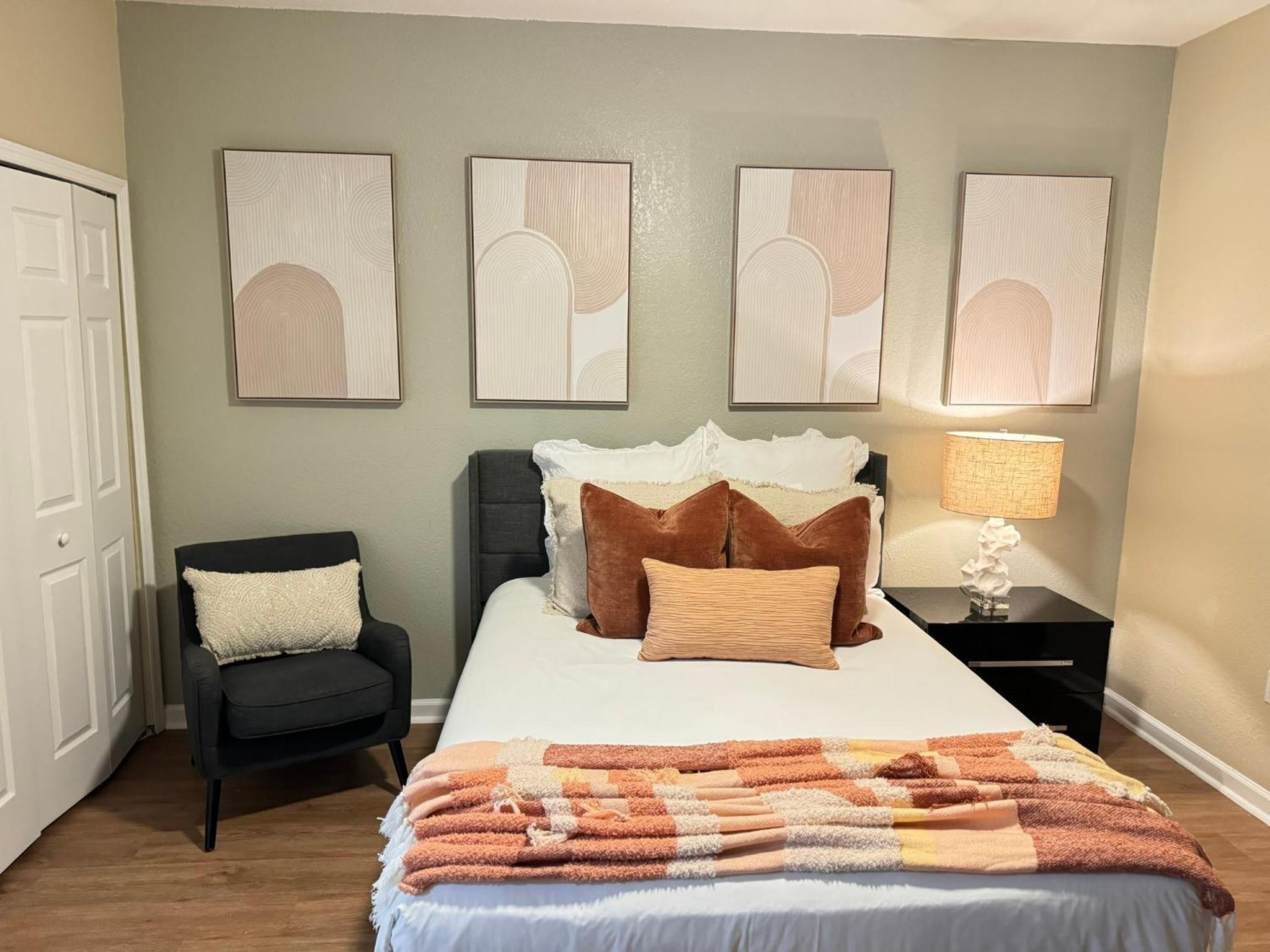 P42 New Townhouse at Vista Cay Walking distance to CCCO
