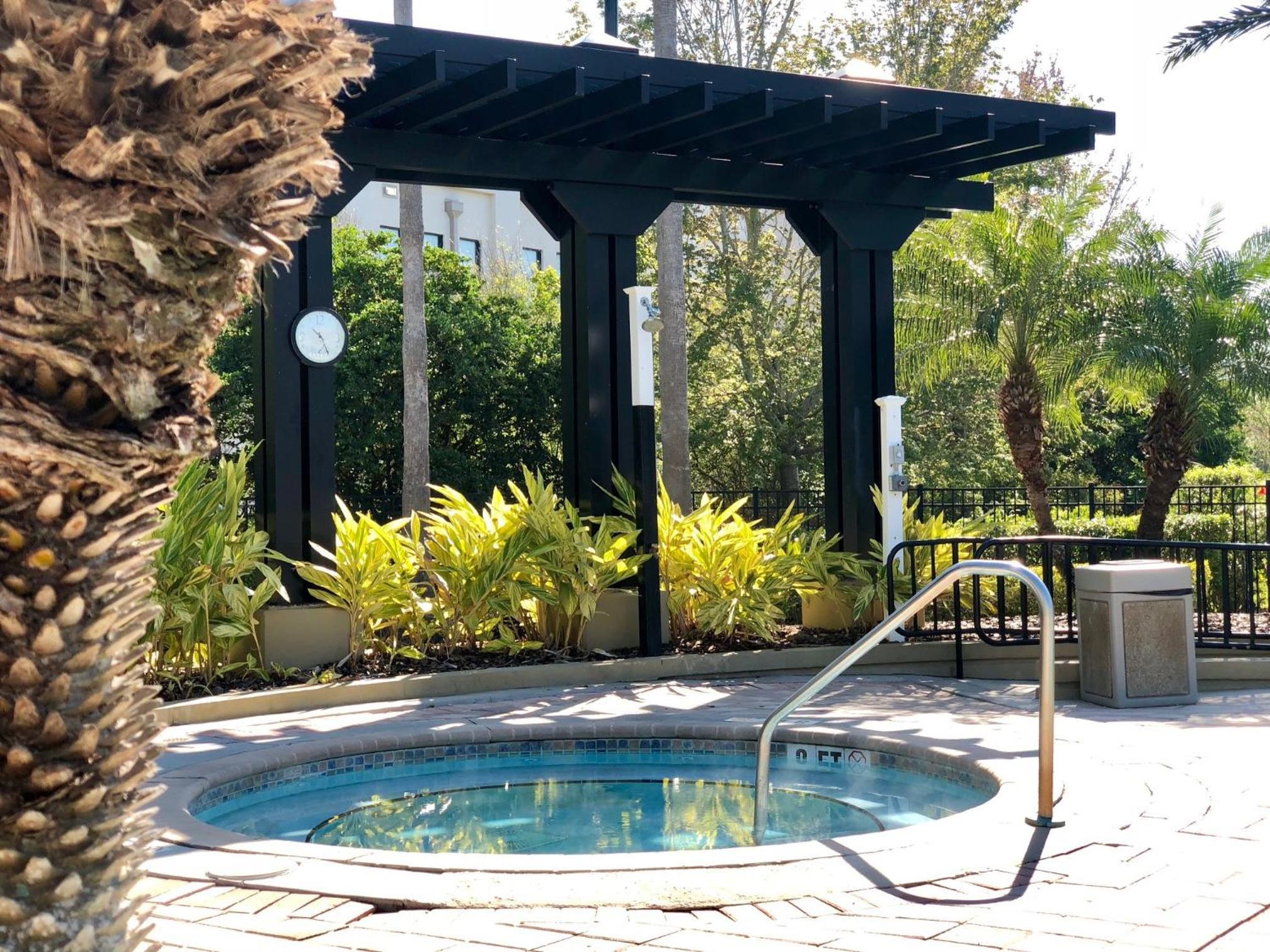 P42 New Townhouse at Vista Cay Walking distance to CCCO