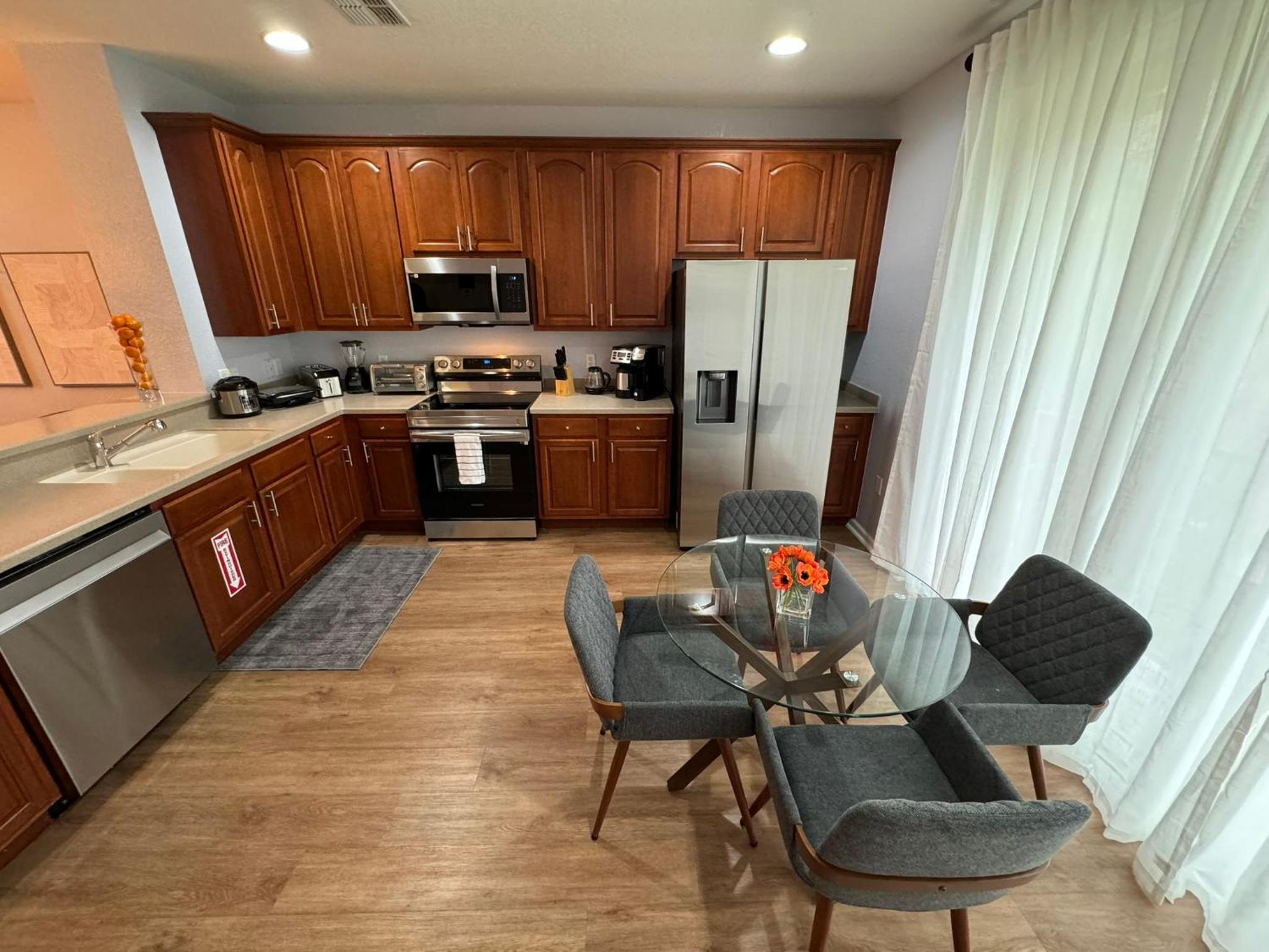 P42 New Townhouse at Vista Cay Walking distance to CCCO