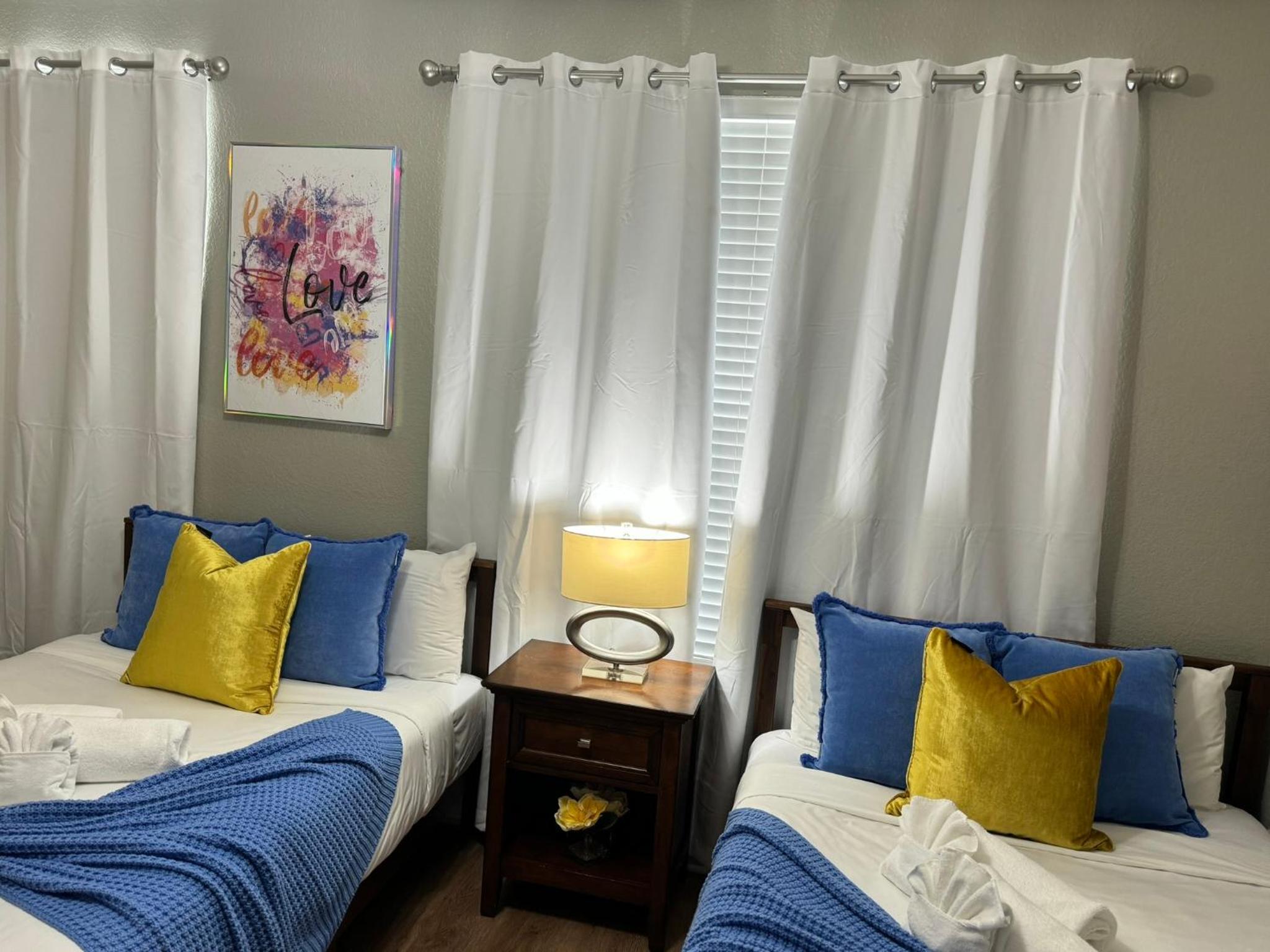P42 New Townhouse at Vista Cay Walking distance to CCCO