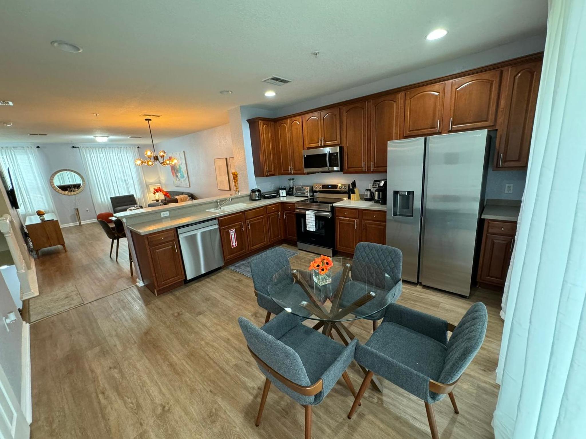 P42 New Townhouse at Vista Cay Walking distance to CCCO