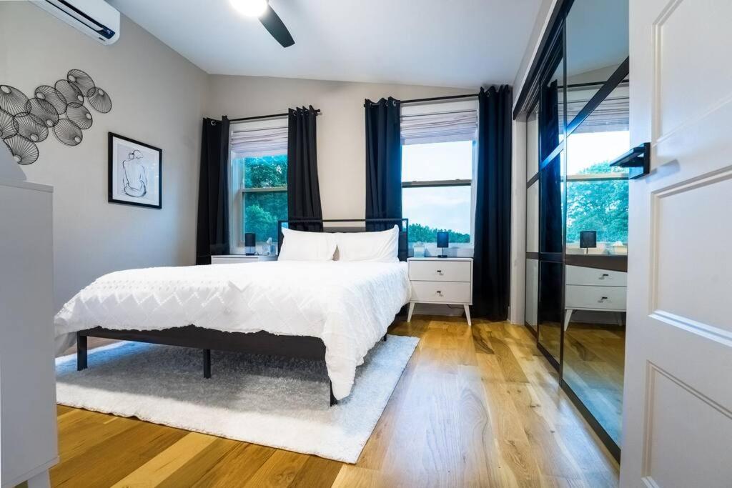 Modern 2 Bedroom House view 3