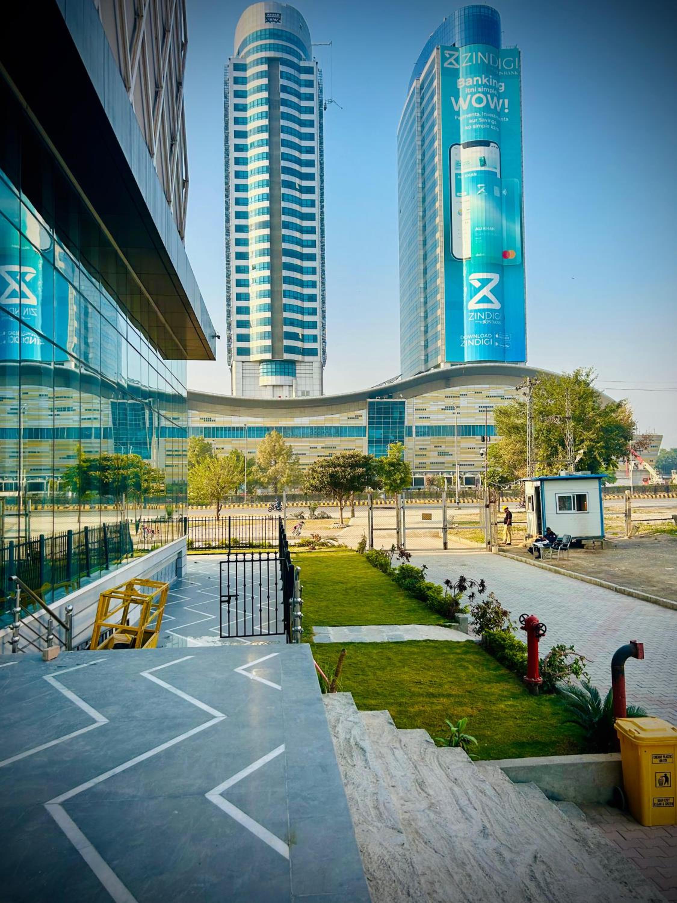 Elysium Luxury 1Bed Apartment! Opposite to Centaurus Mall