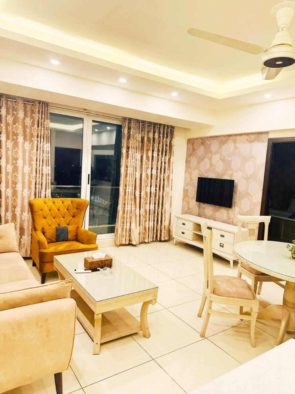 Elysium Luxury 1Bed Apartment! Opposite to Centaurus Mall