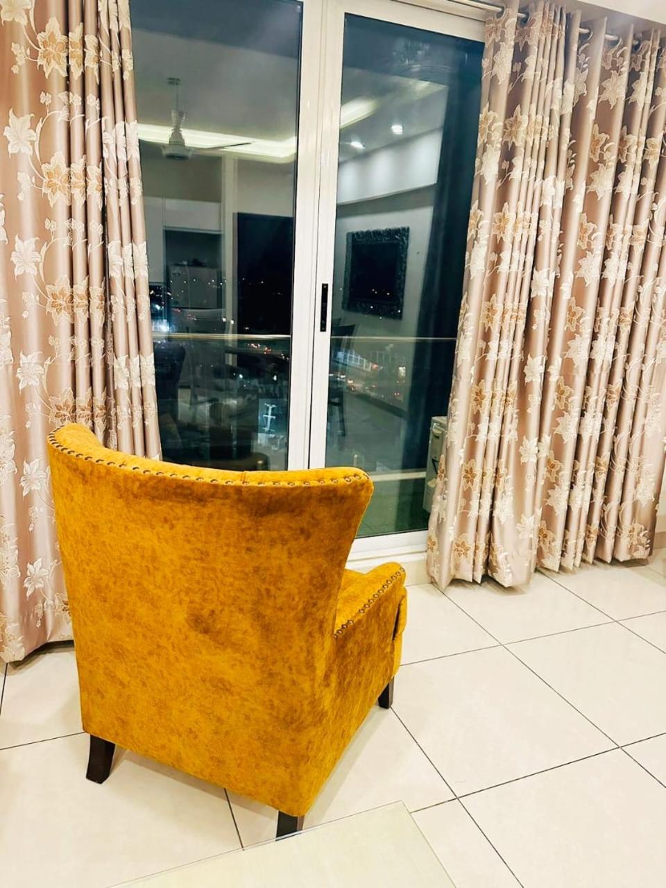 Elysium Luxury 1Bed Apartment! Opposite to Centaurus Mall