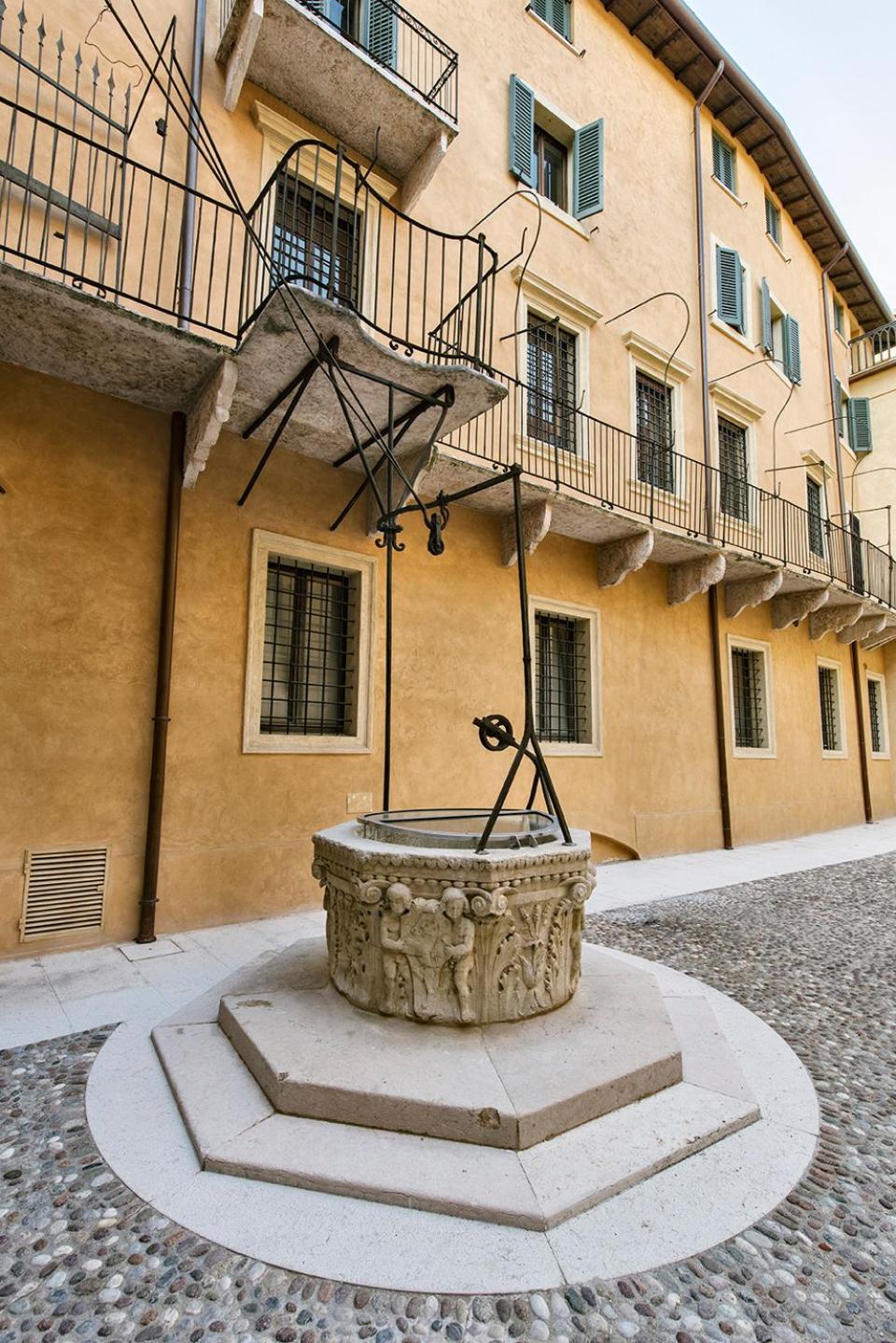 Palazzo Confalonieri da Lisca