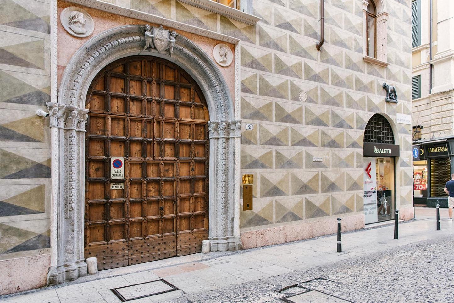 Palazzo Confalonieri da Lisca