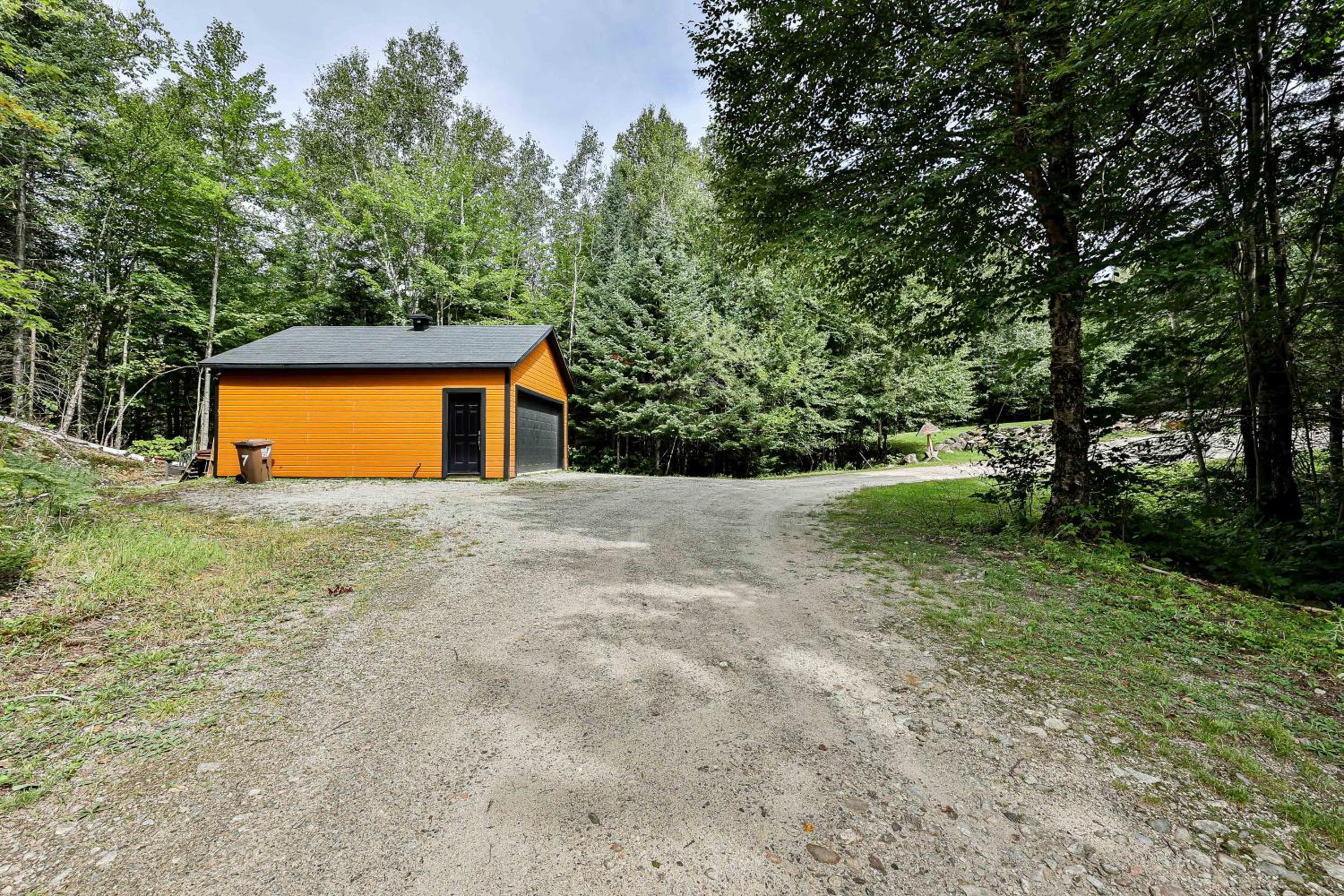 Cordelia with SPA Lake Nominingue 1min