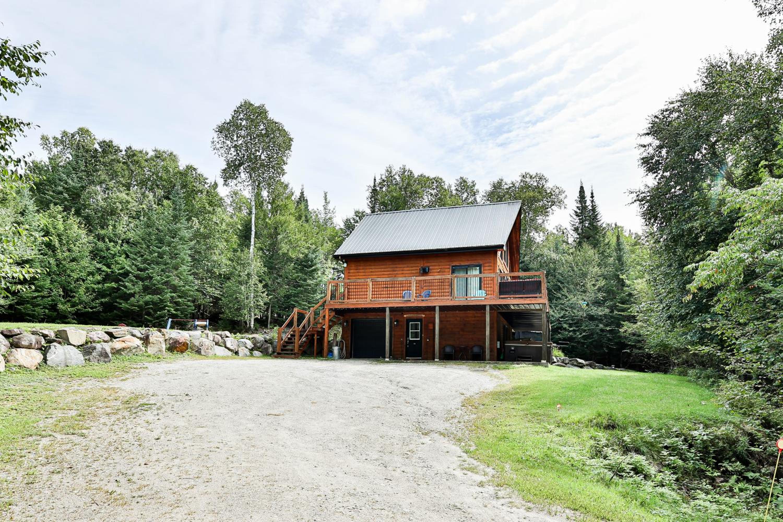 Cordelia with SPA Lake Nominingue 1min