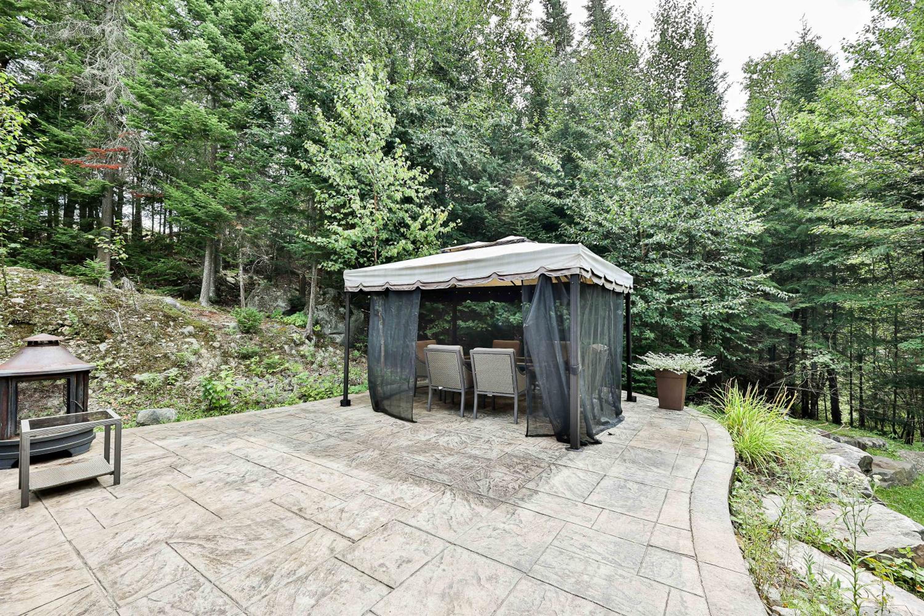 Cordelia with SPA Lake Nominingue 1min