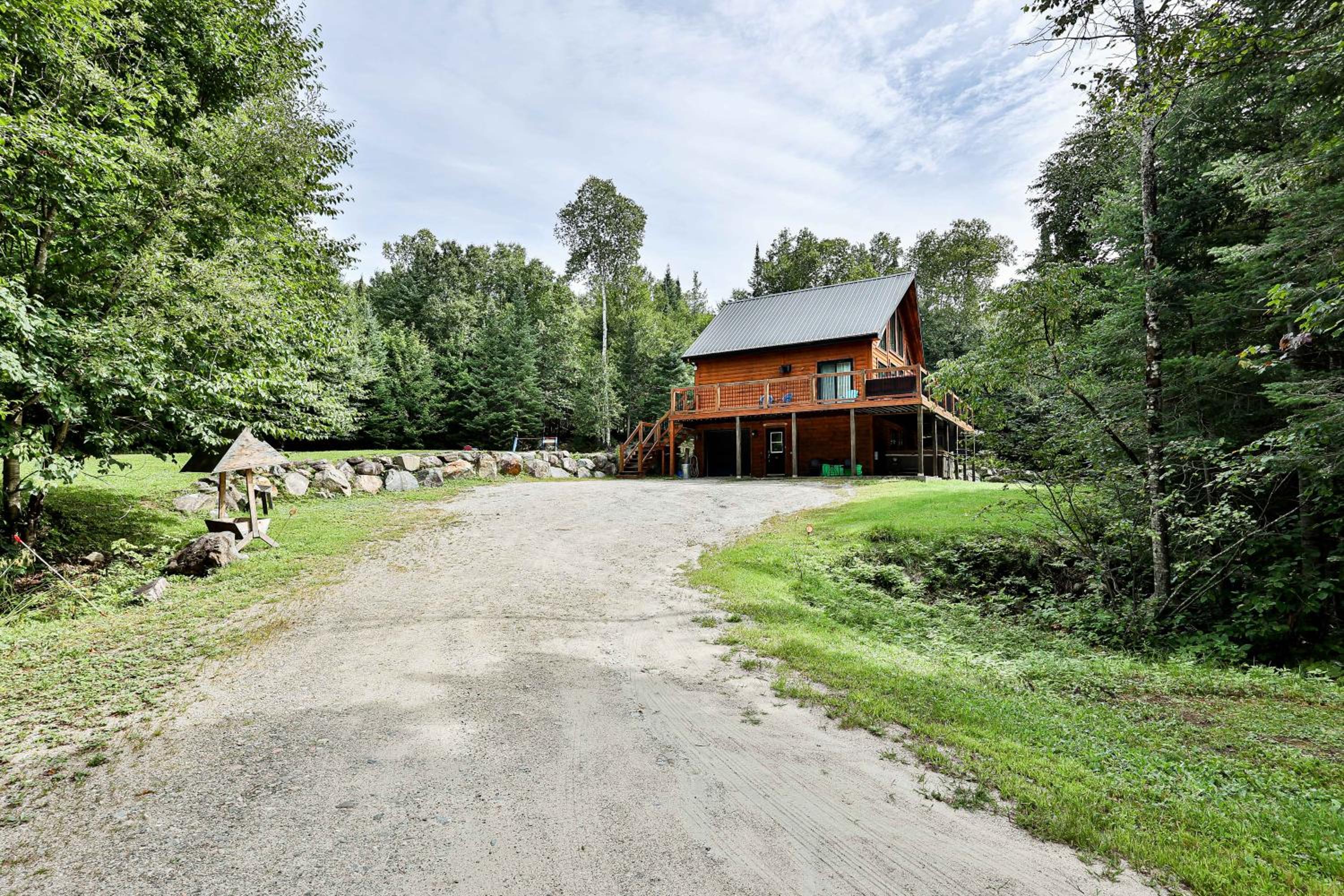 Cordelia with SPA Lake Nominingue 1min