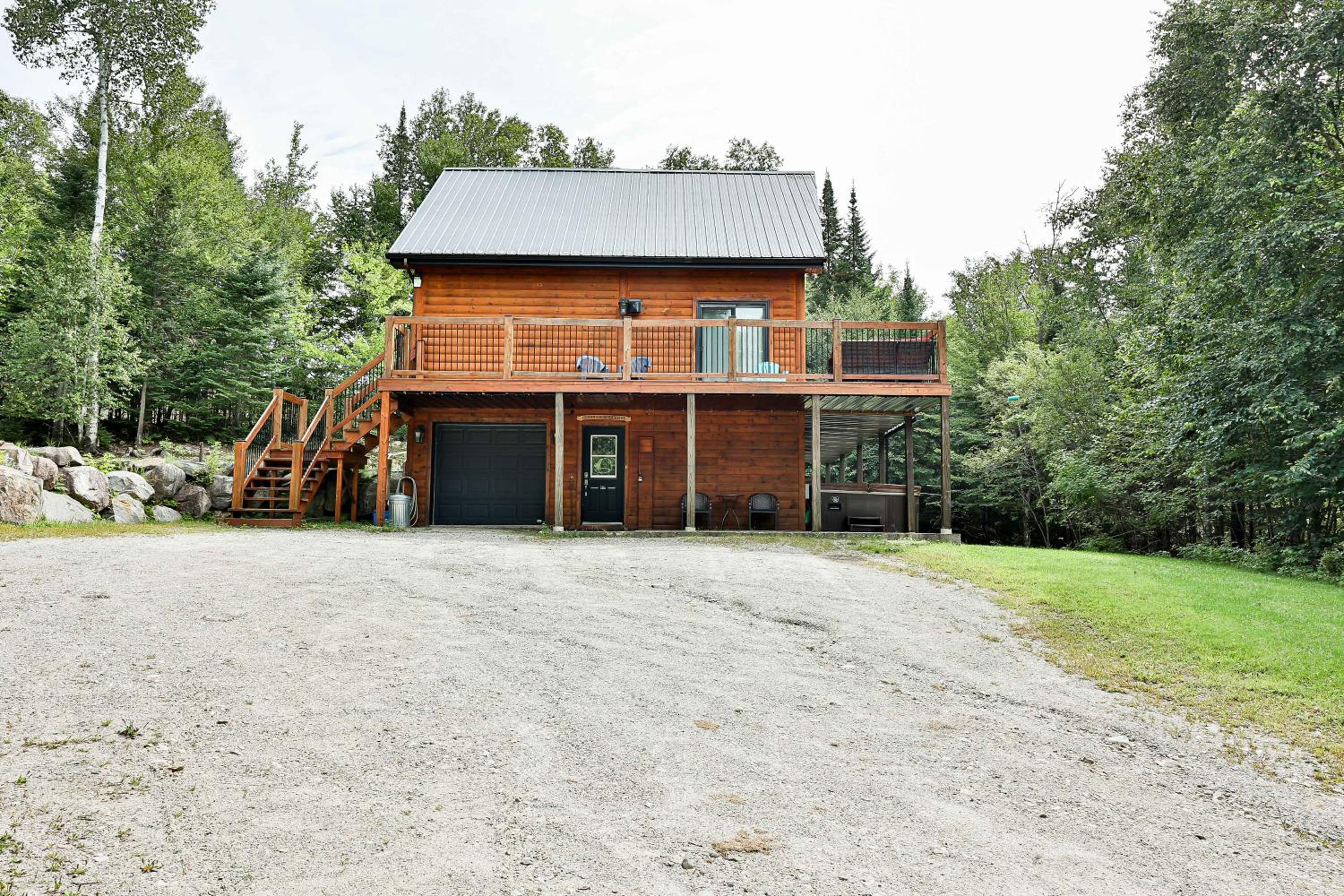 Cordelia with SPA Lake Nominingue 1min