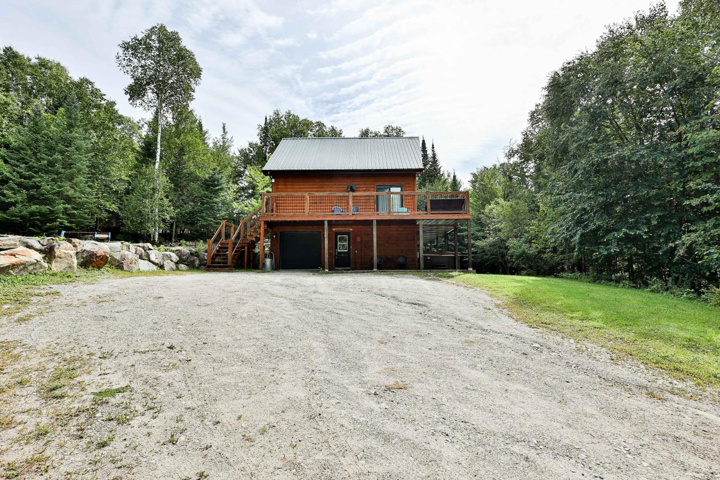 Cordelia with SPA Lake Nominingue 1min