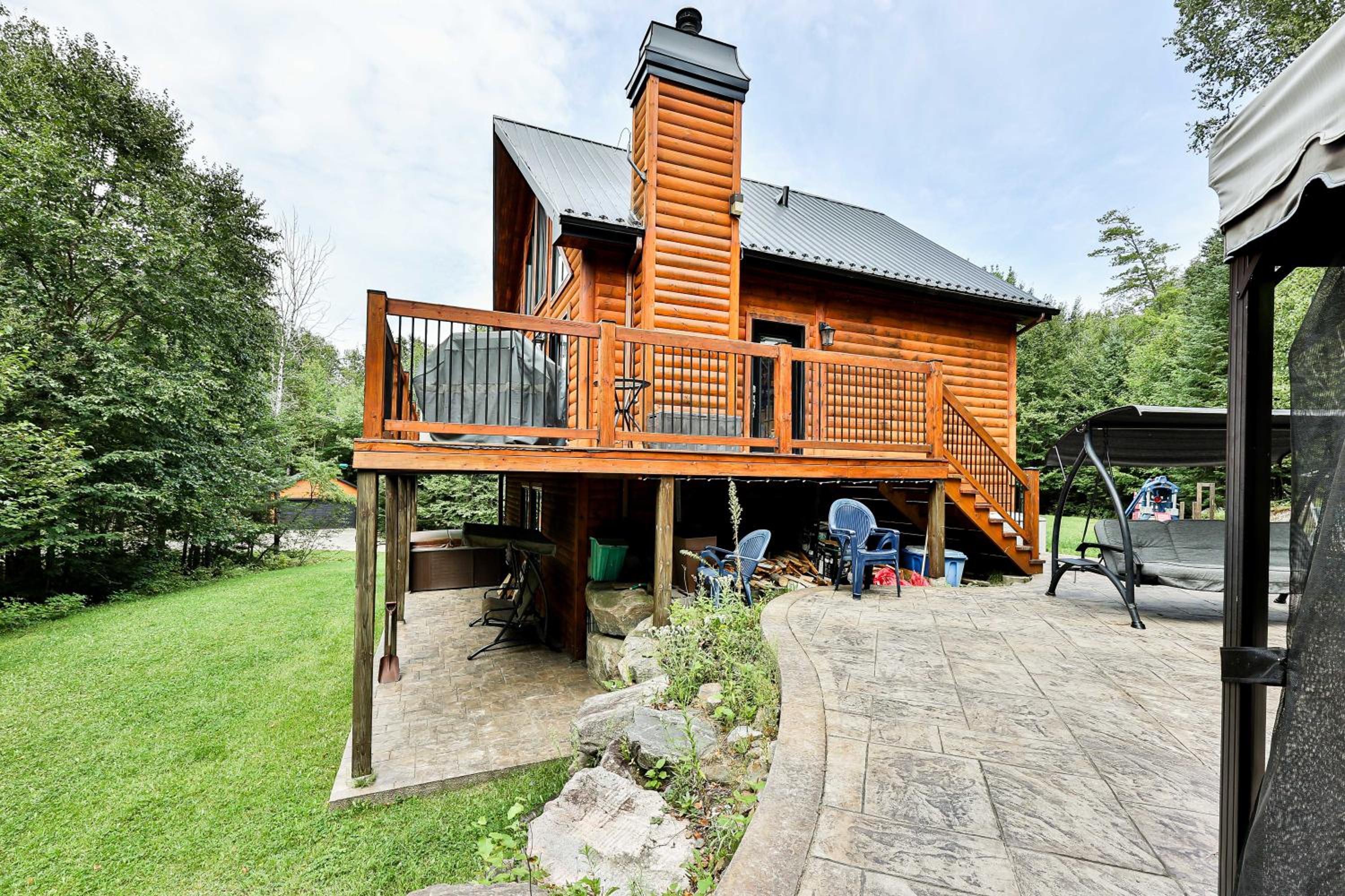 Cordelia with SPA Lake Nominingue 1min