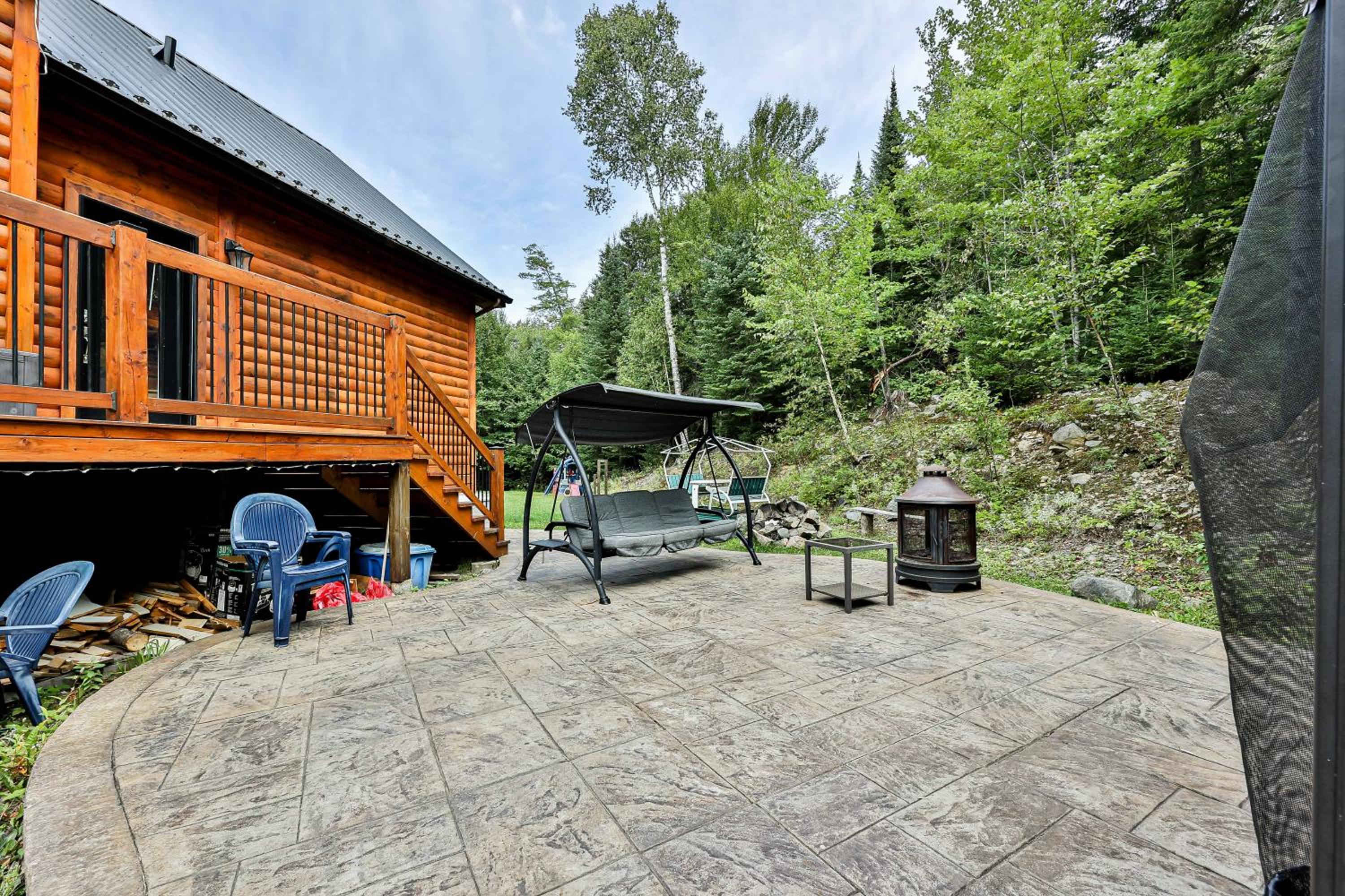 Cordelia with SPA Lake Nominingue 1min