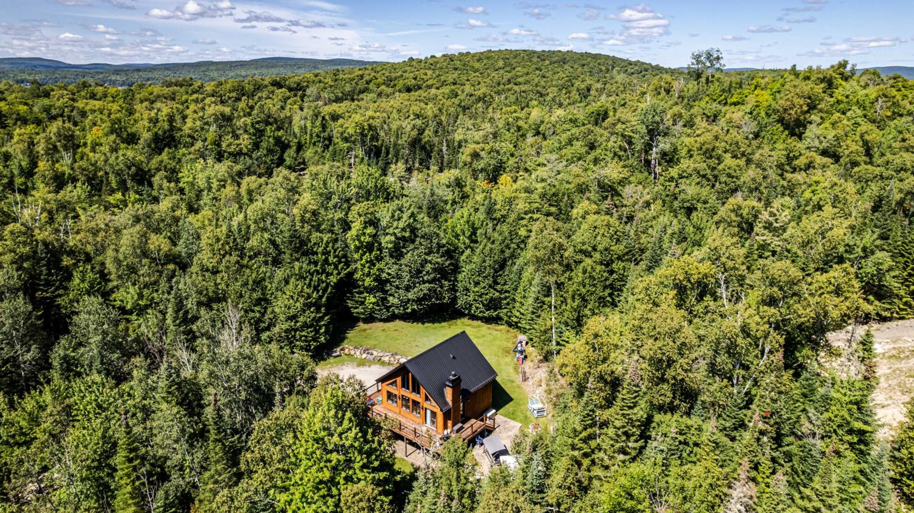 Cordelia with SPA Lake Nominingue 1min
