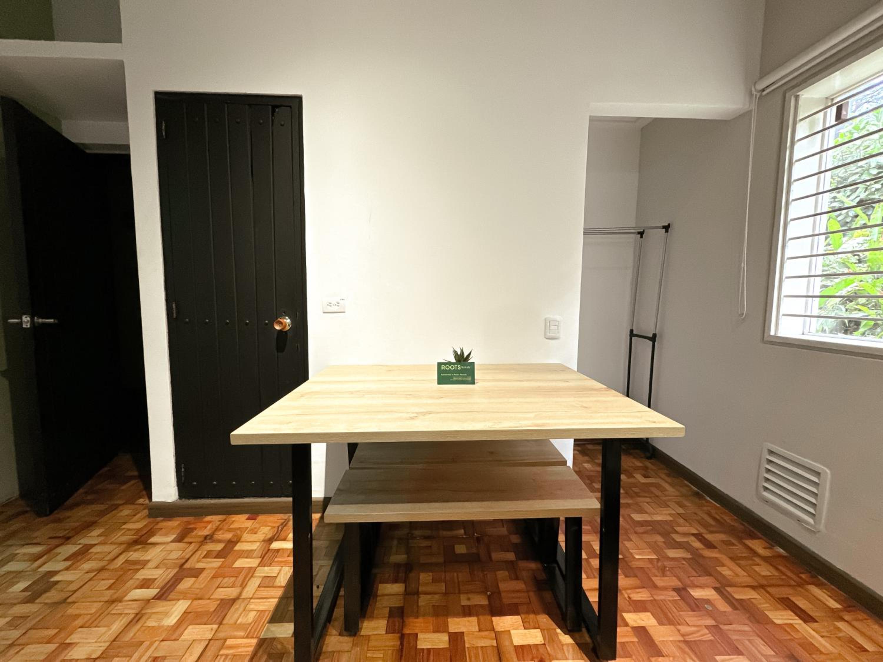 Apartaestudio amueblado en Poblado FRN106 By Roots Rentals