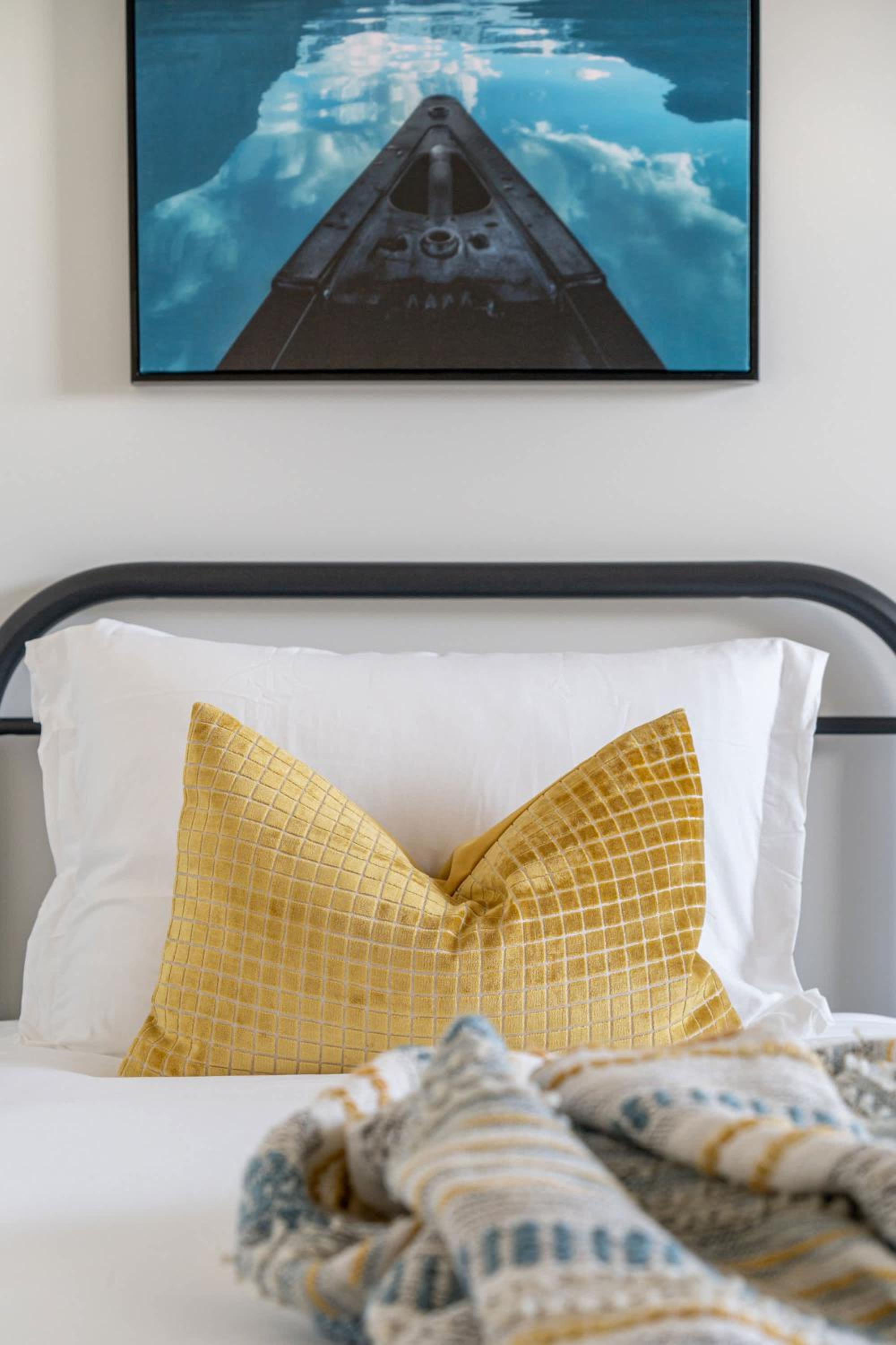 Livingston Way I Sleep 6 I Netflix I Kitchen I TV