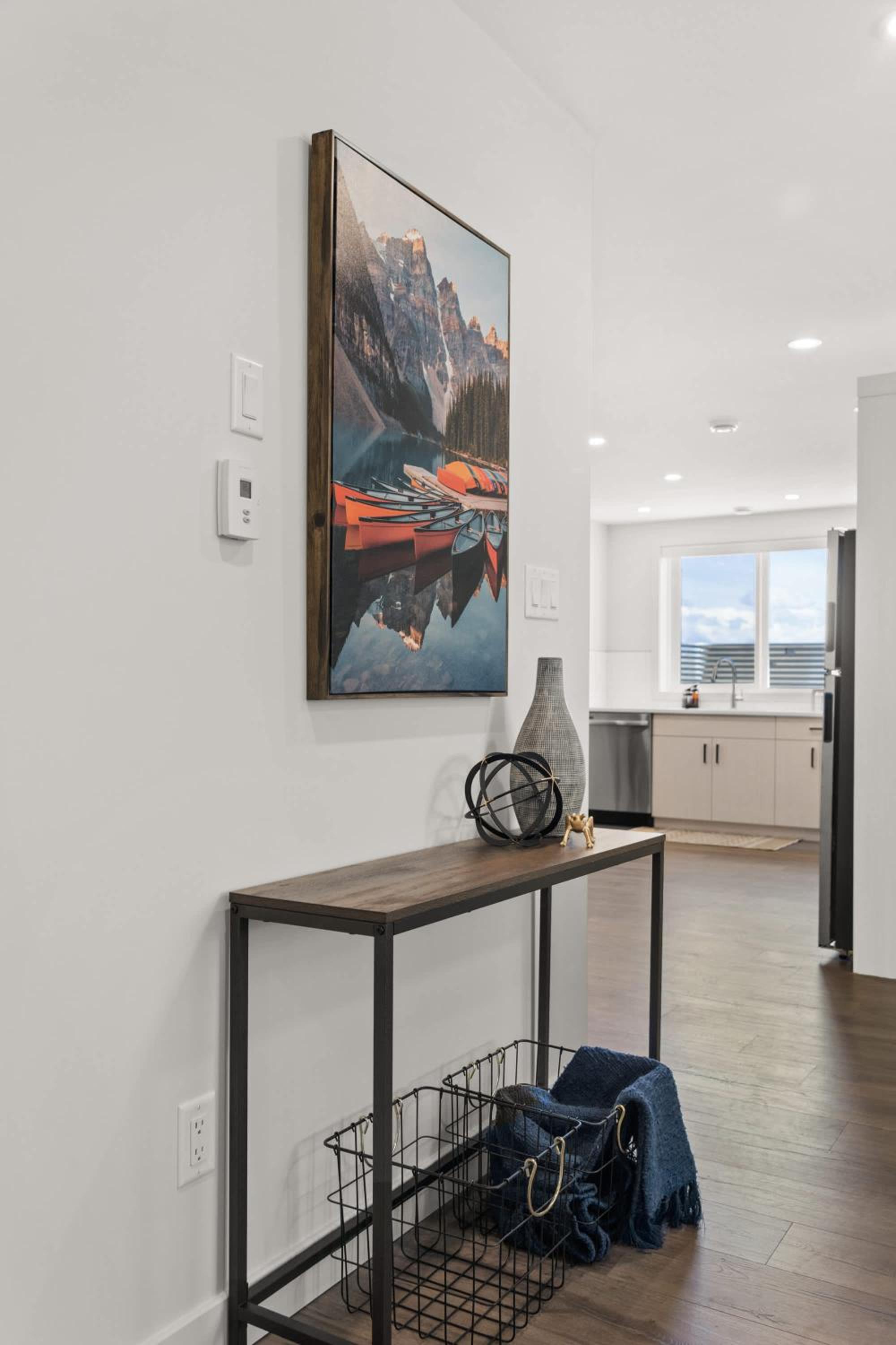 Livingston Way I Sleep 6 I Netflix I Kitchen I TV