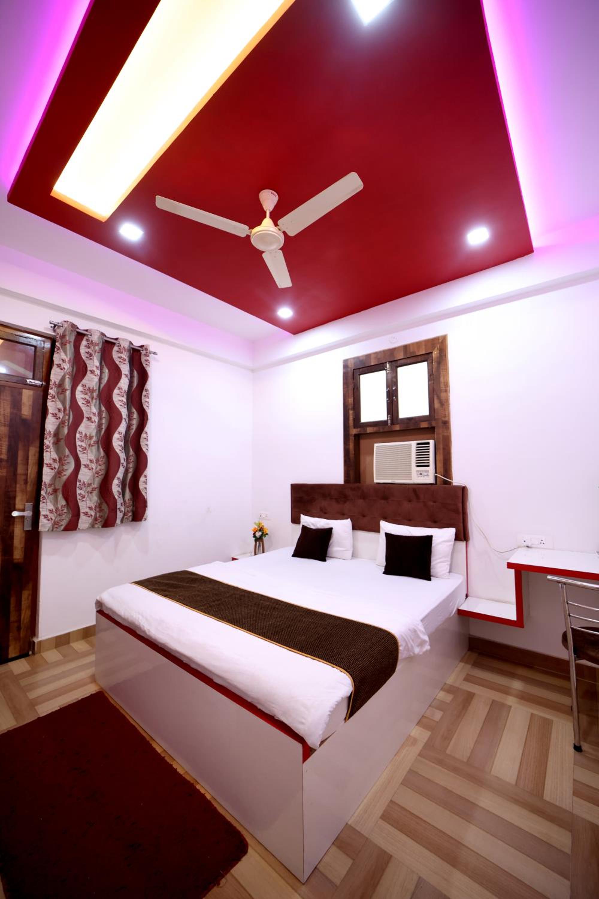 Hotel Taj Niwas