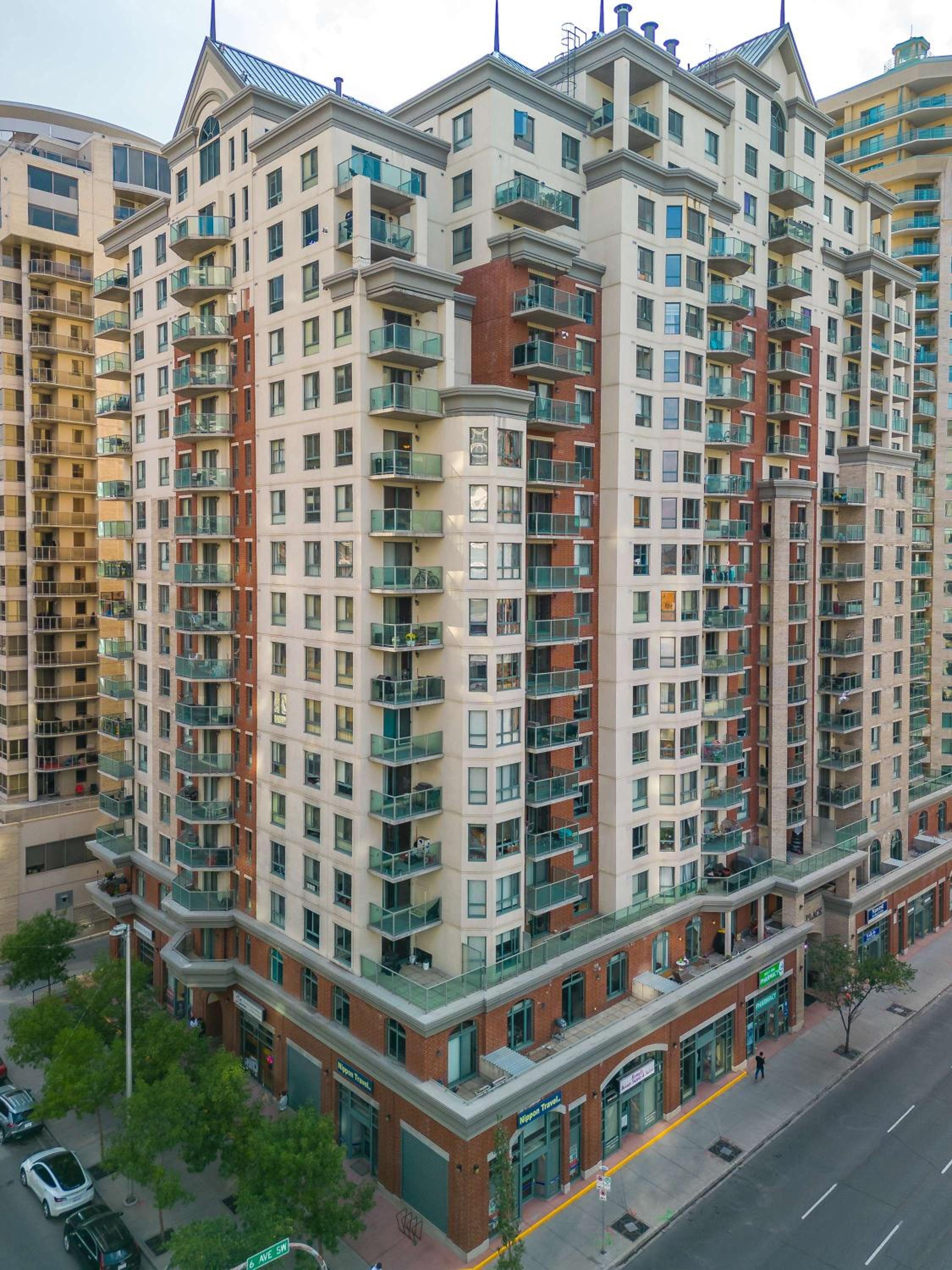 The Loki I Patio & BBQ I Sleeps 5 I Downtown I TV