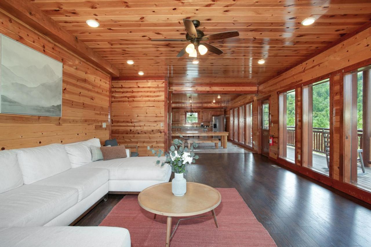 Summit Ridge w/ Pool, Hot Tub, Arcade & Theater! view 5