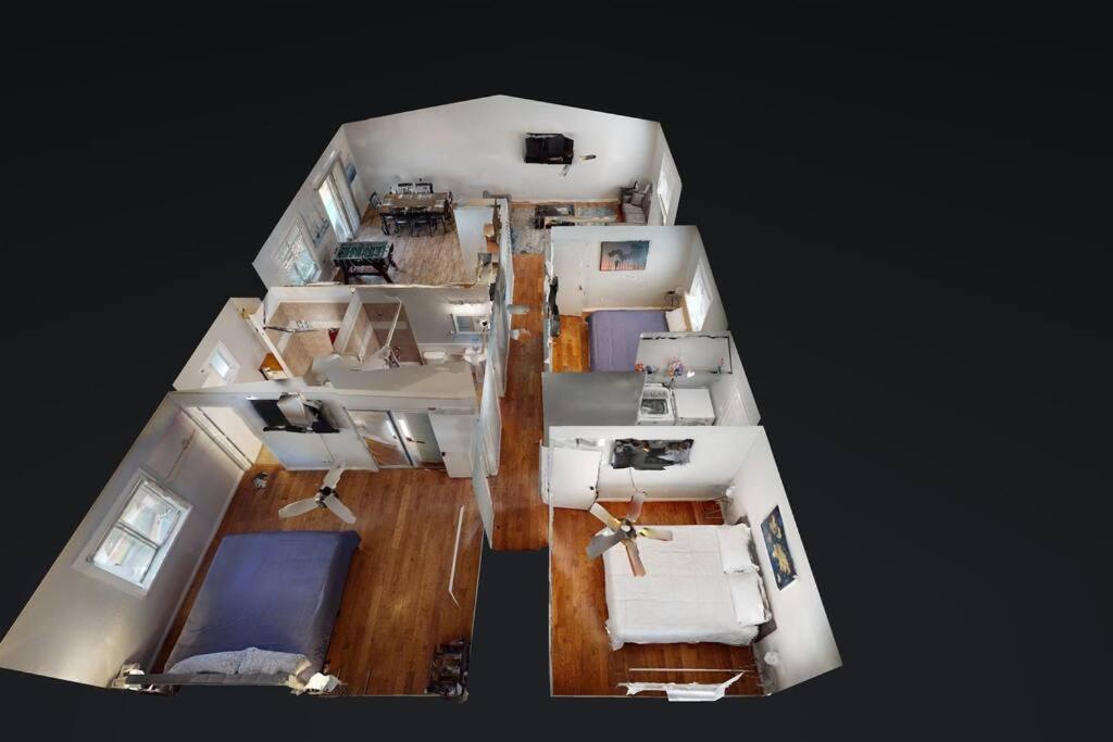 HENDERSON HOME With GREAT AMENITIES view 4