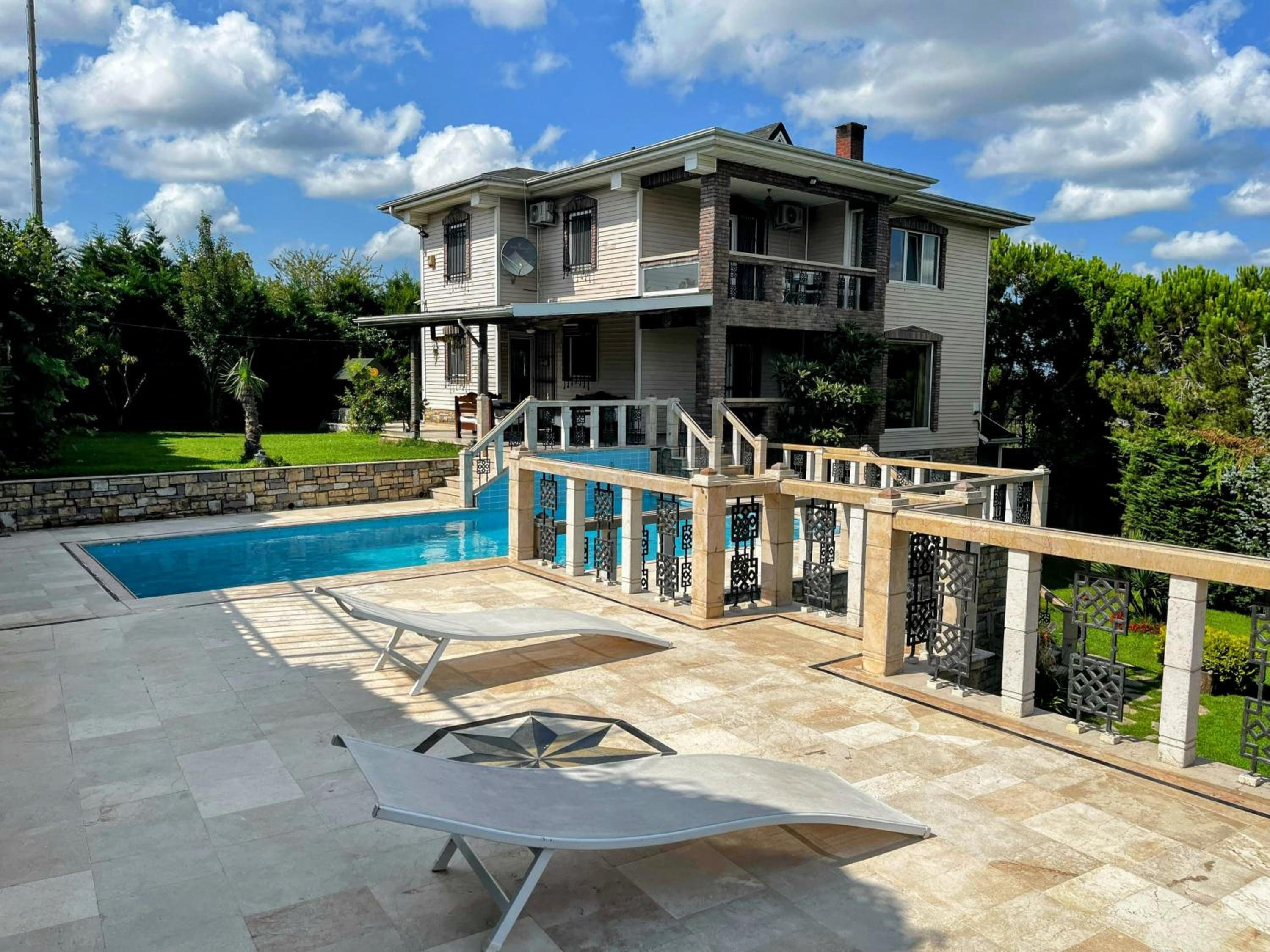 Doğa İçinde Havuzlu Villa Huzuru view 2
