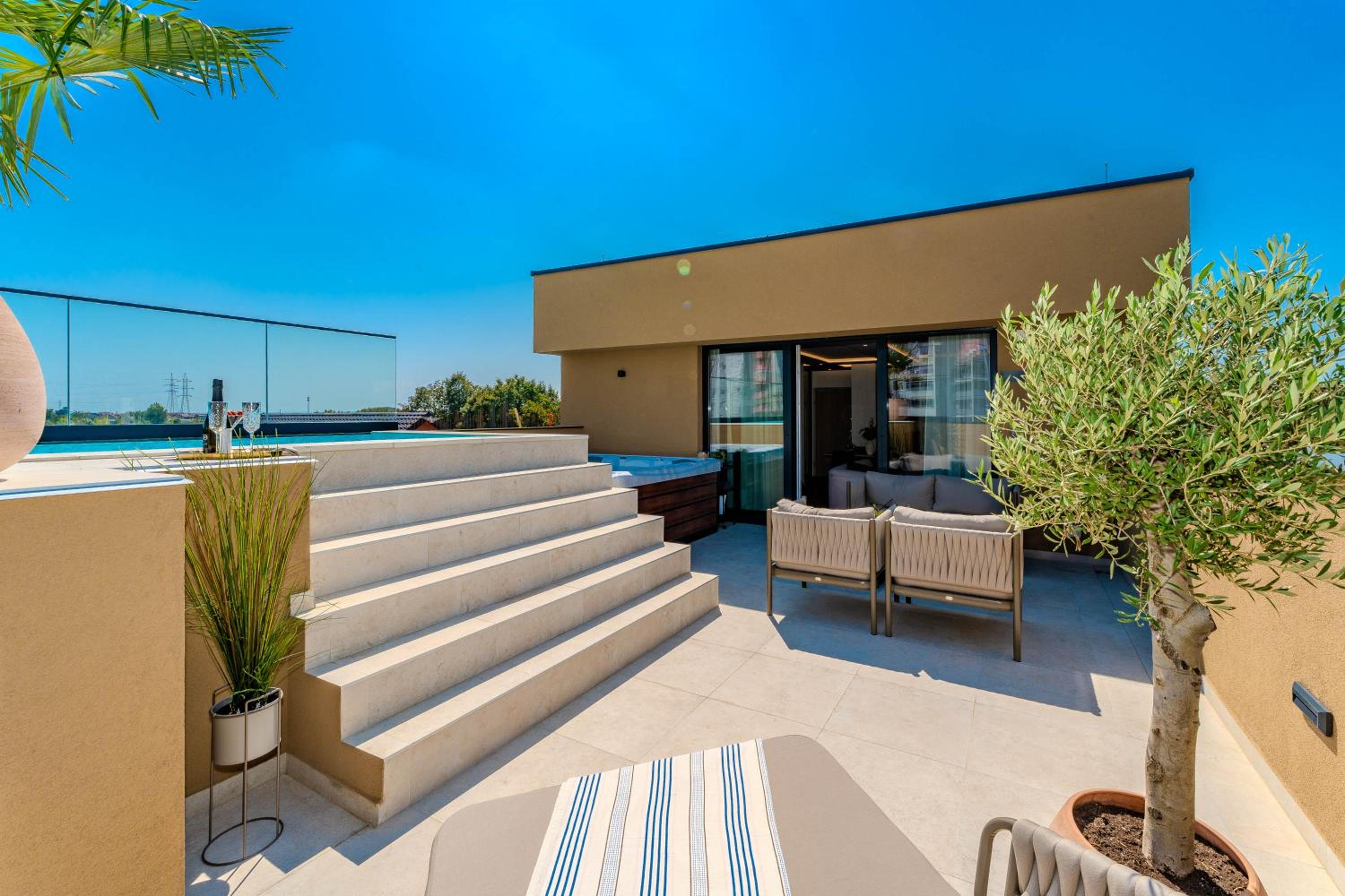 Apartment EMMA Platinum with heated pool, jacuzzi and sauna photo 3