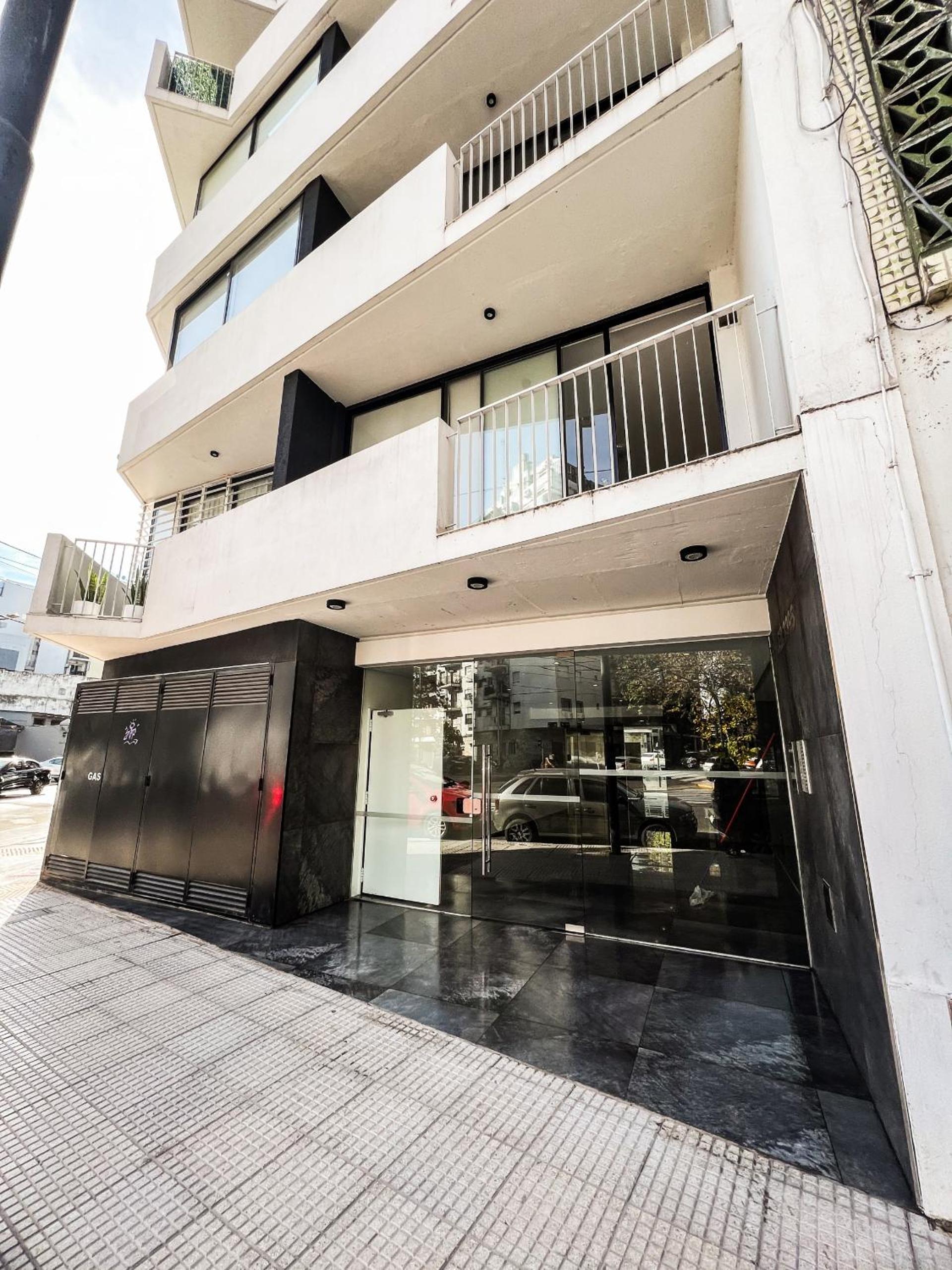 RentUp - Monoambiente en Palermo con balcon y piscina en la terraza