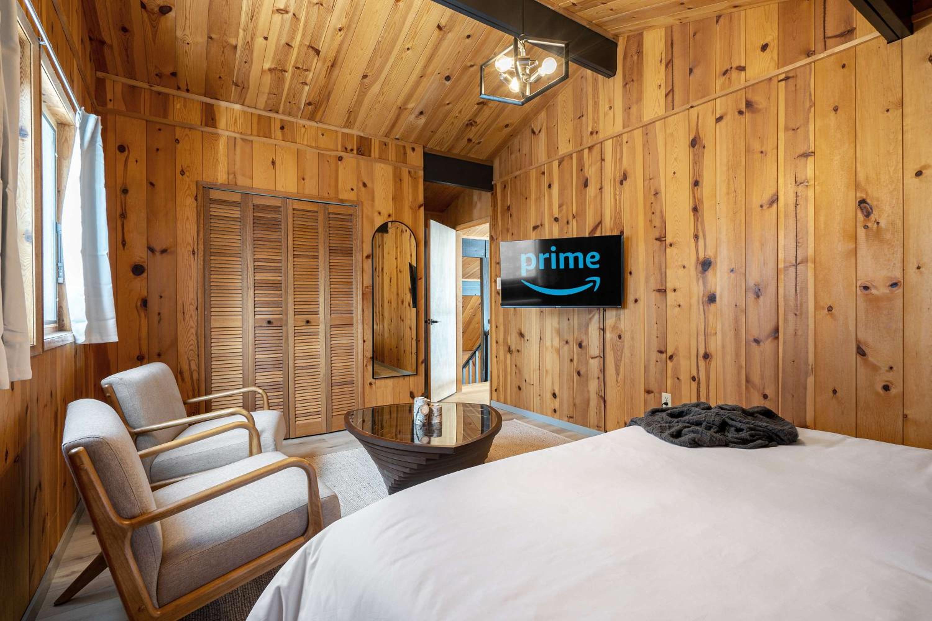 The Matterhorn I HotTub I Ping Pong I Chalk Wall