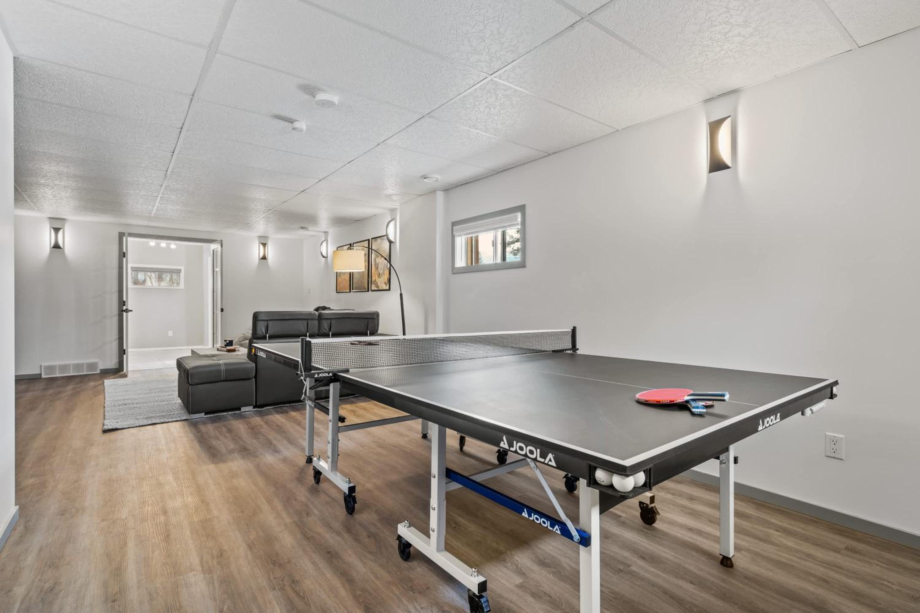 The Matterhorn I HotTub I Ping Pong I Chalk Wall