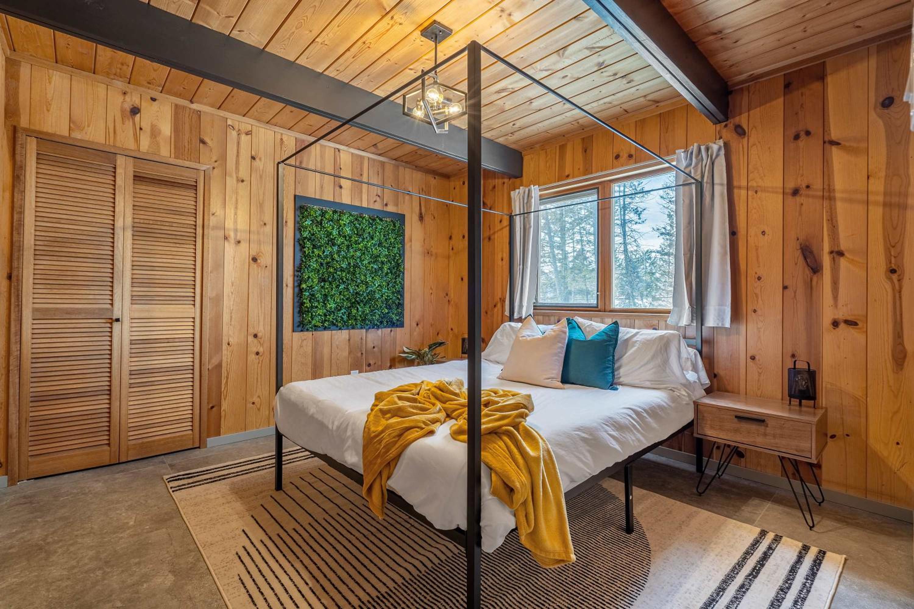 The Matterhorn I HotTub I Ping Pong I Chalk Wall