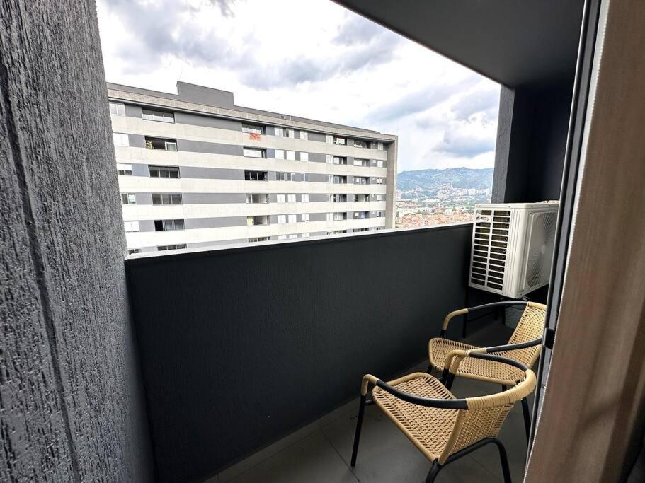 Gorgeous, Modern, and Air-Conditioned Included