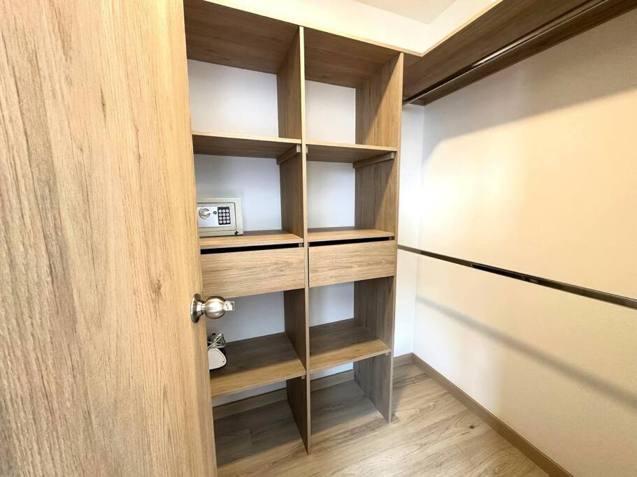 Gorgeous, Modern, and Air-Conditioned Included
